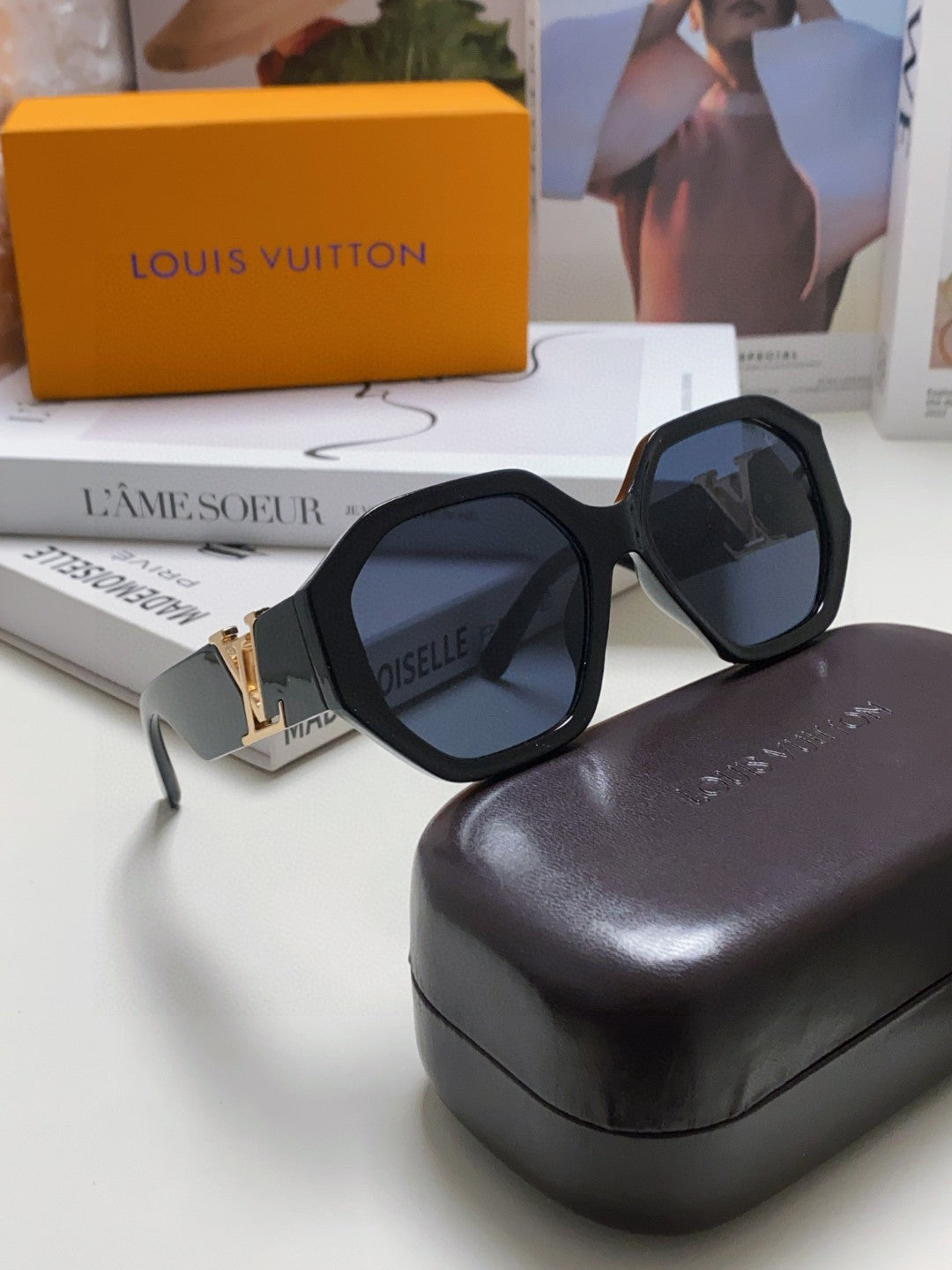 Louis Vuitton Square Black Lens Sunglasses for Men & Women - 414913 - detail image 7