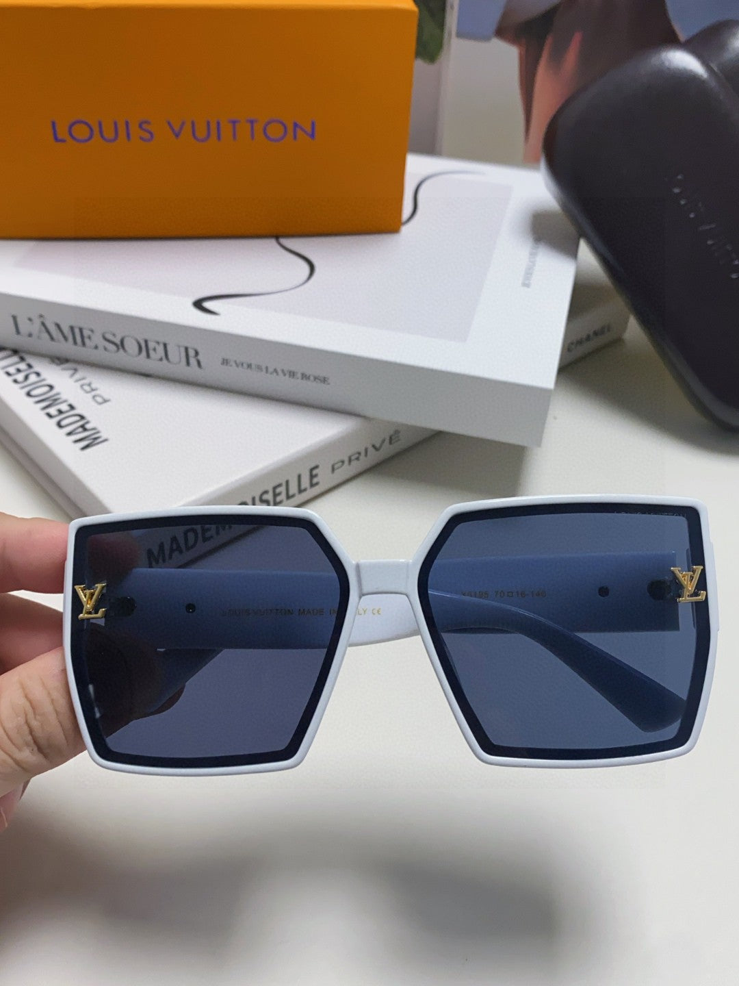 Louis Vuitton Square Black Lens Sunglasses for Women - 414914 - detail image 2