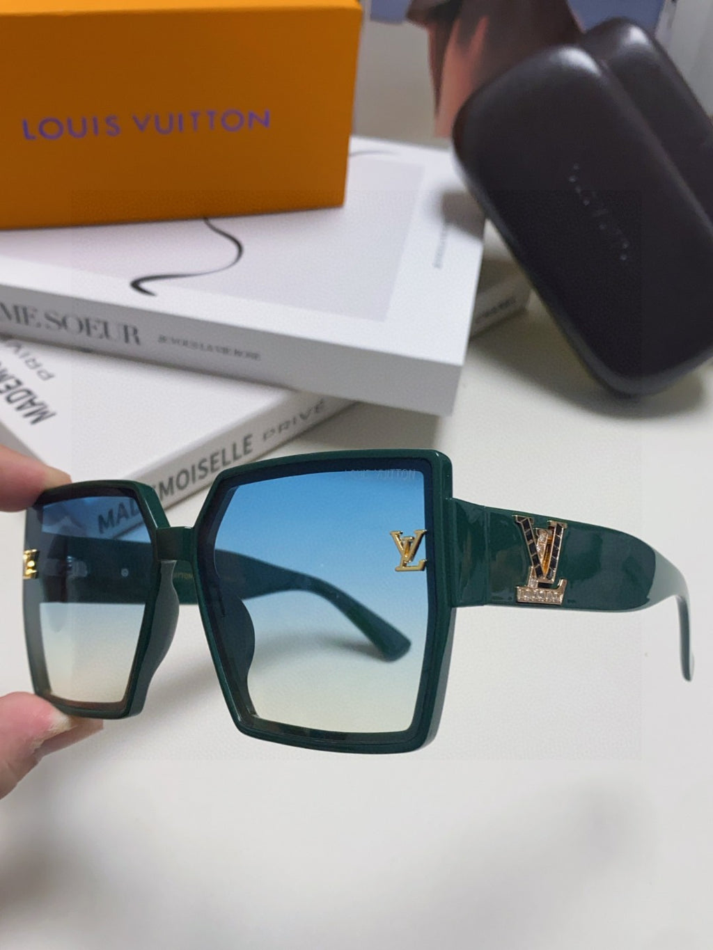 Louis Vuitton Square Black Lens Sunglasses for Women - 414915 - detail image 5