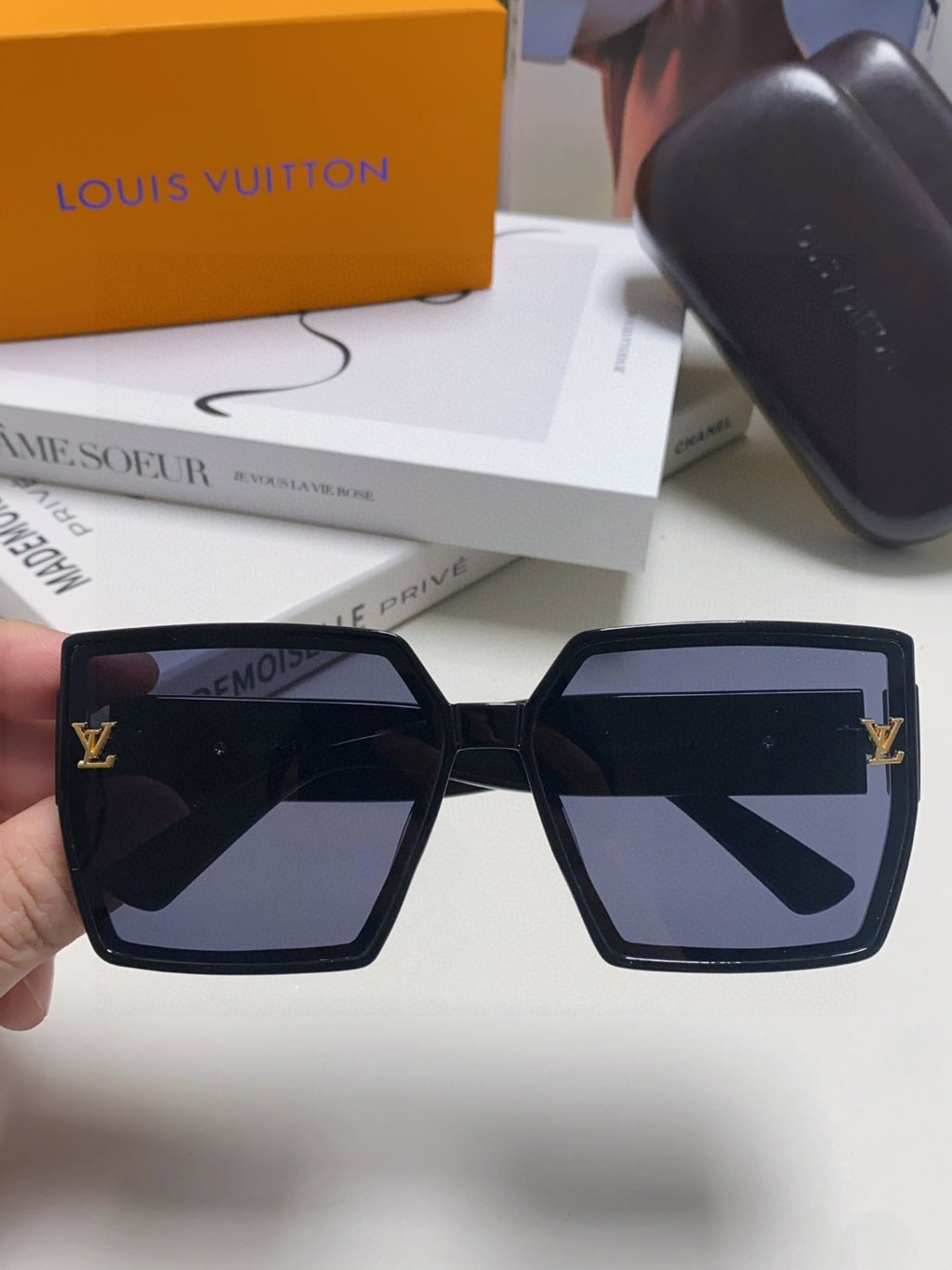 Louis Vuitton Square Blue Lens Sunglasses for Women - detail image 3
