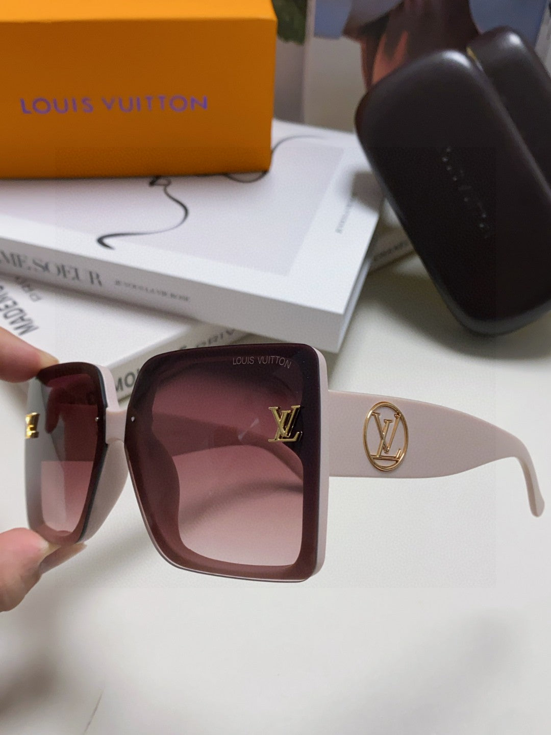Louis Vuitton Polarized Oversized Red Lens Sunglasses for Women - 414918 - detail image 5