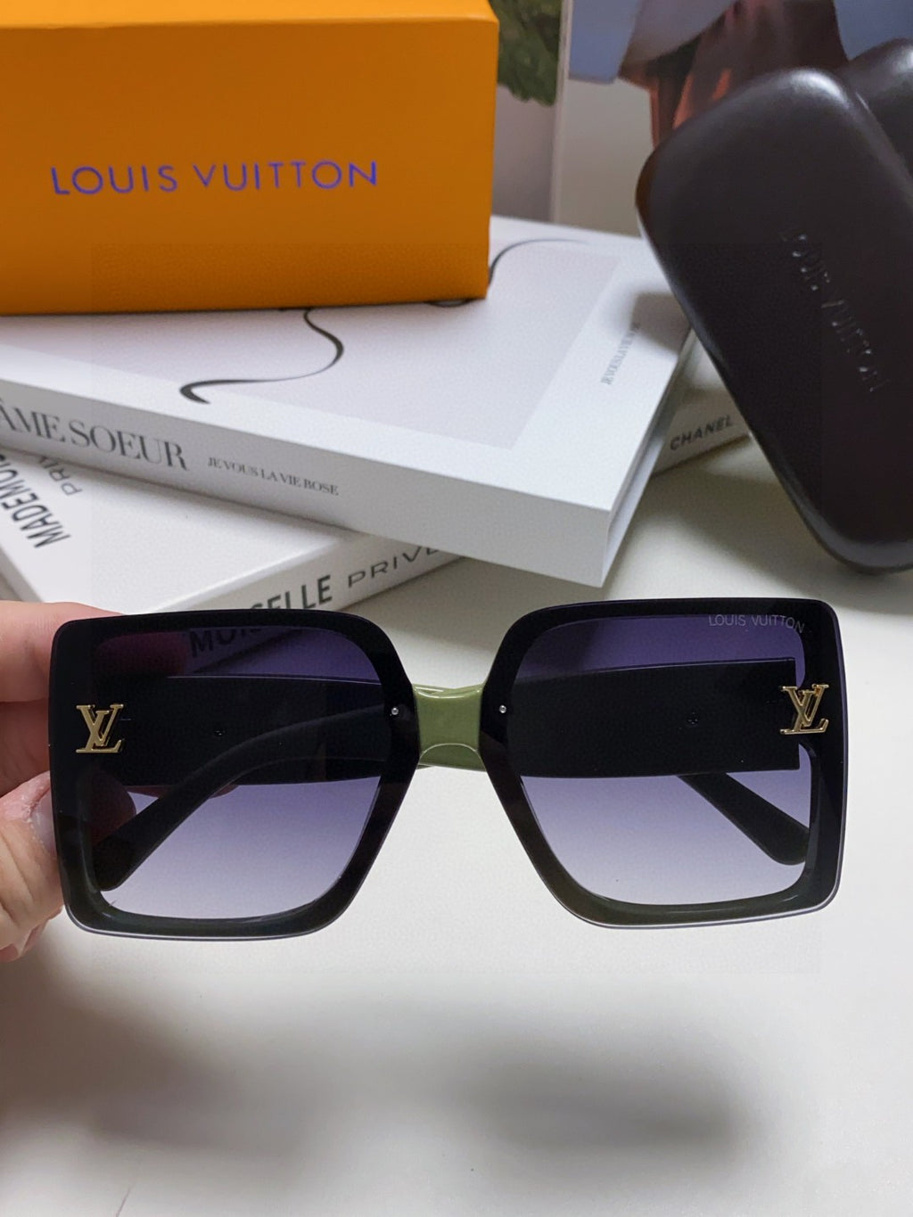 Louis Vuitton Polarized Oversized Gray Lens Sunglasses for Women - detail image 3