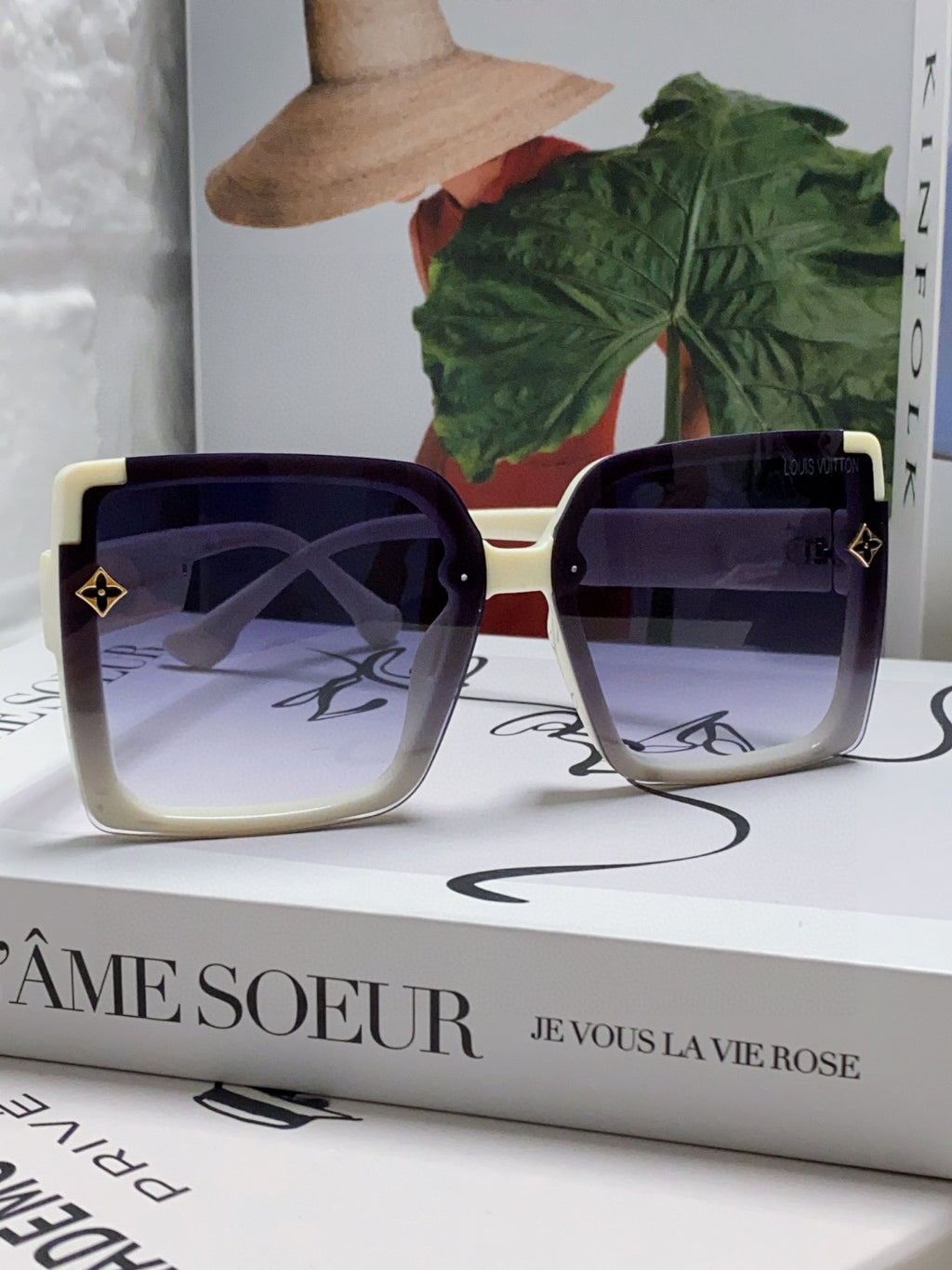 Louis Vuitton Oversized Blue Lens Sunglasses for Women - 414905