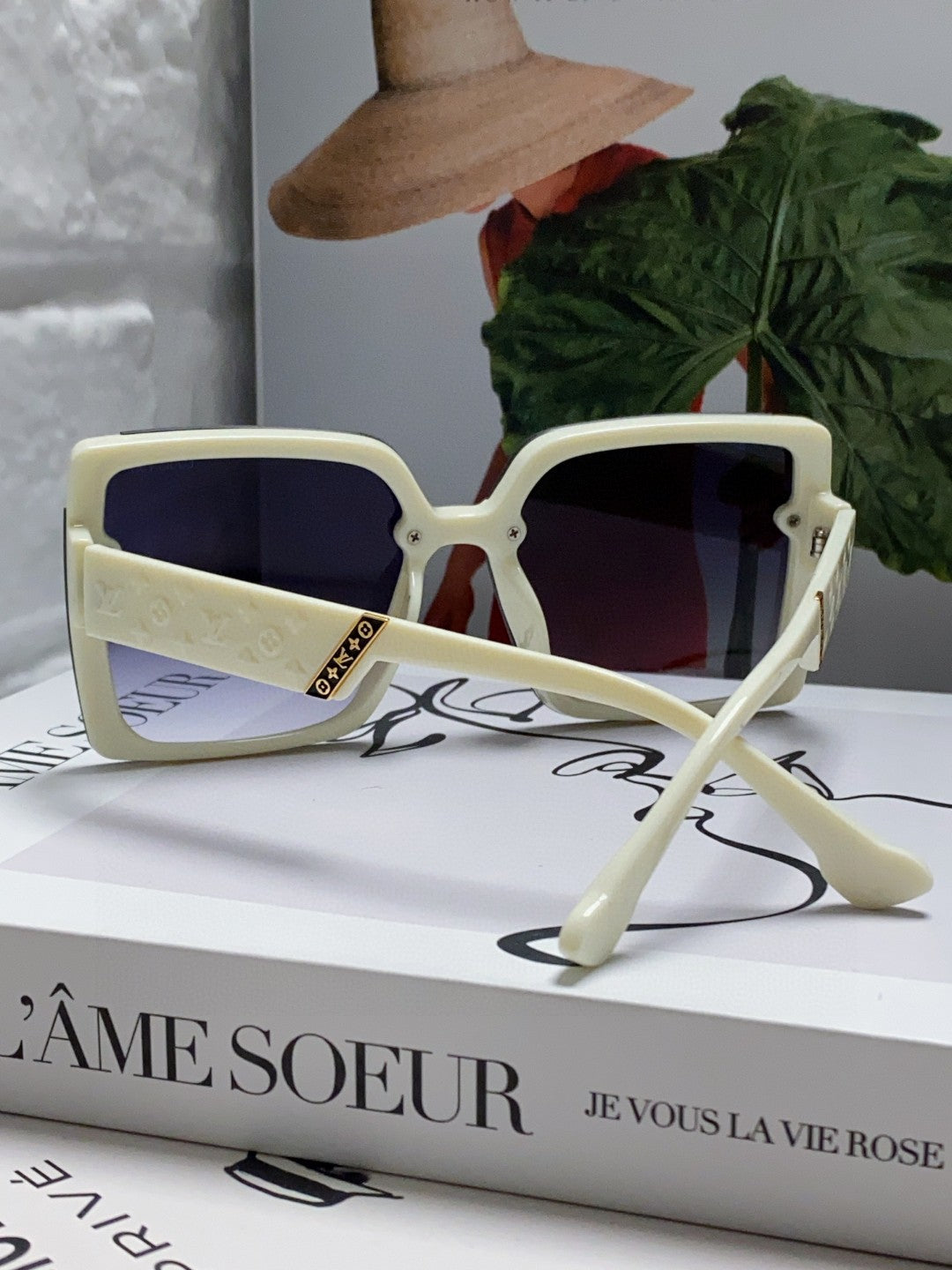 Louis Vuitton Oversized Blue Lens Sunglasses for Women - 414905 - detail image 2