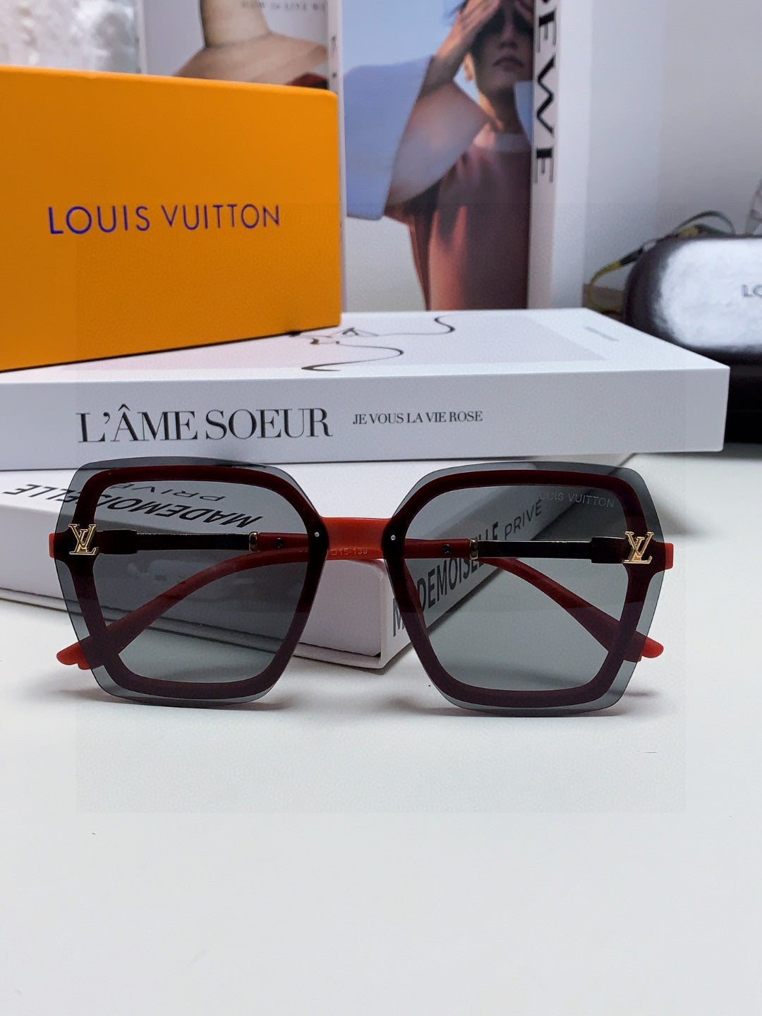 Louis Vuitton Fashion Black Lens Sunglasses for Men & Women - 448630 - detail image 2