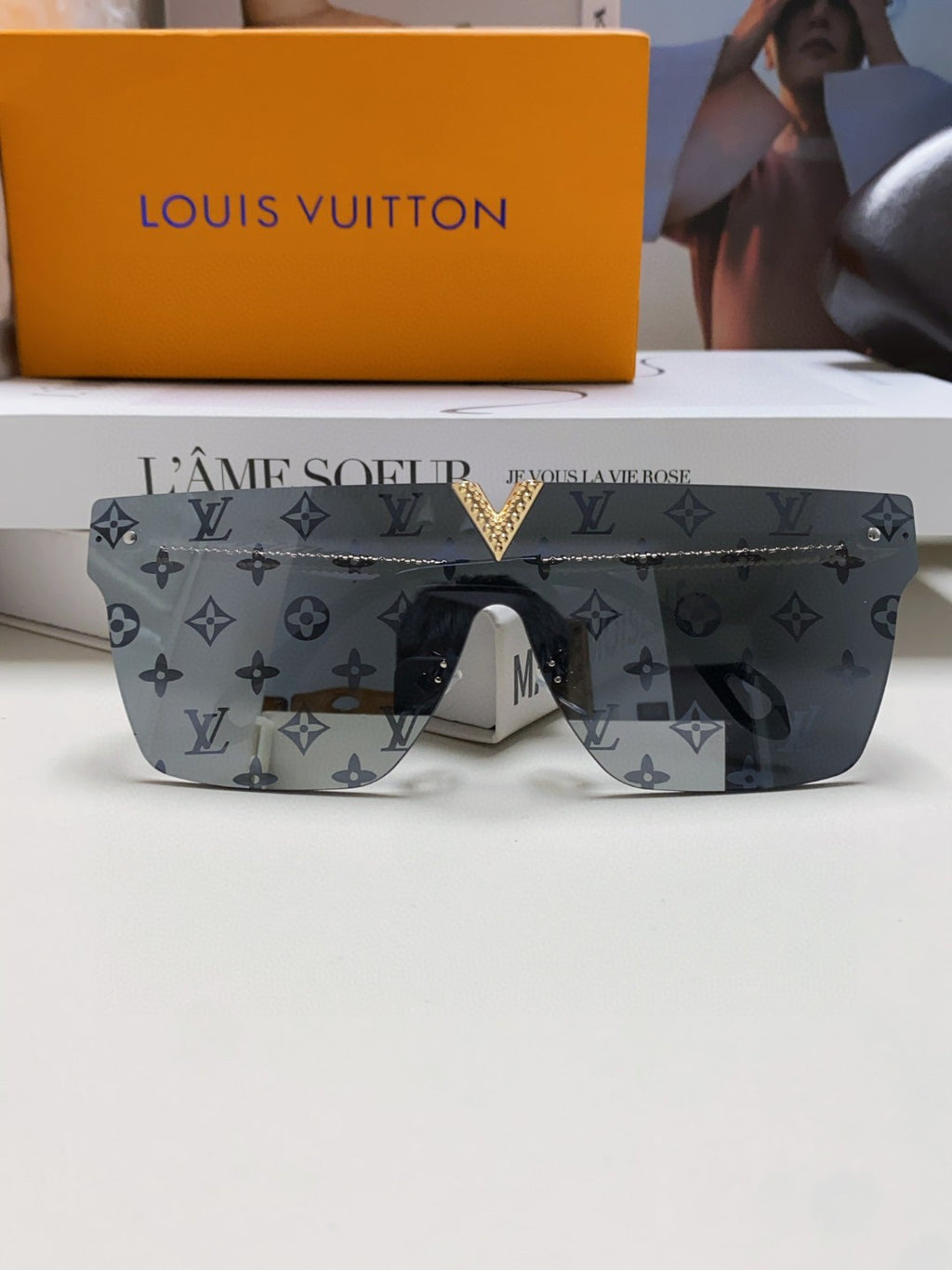 Louis Vuitton Fashion Gray Lens Sunglasses for Men & Women - 448642 - detail image 6