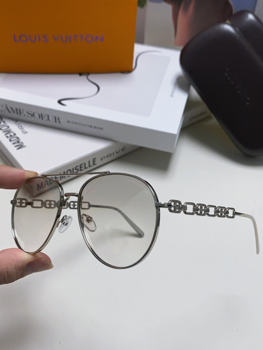 Louis Vuitton Aviator Gray Lens Sunglasses for Women - detail image 5