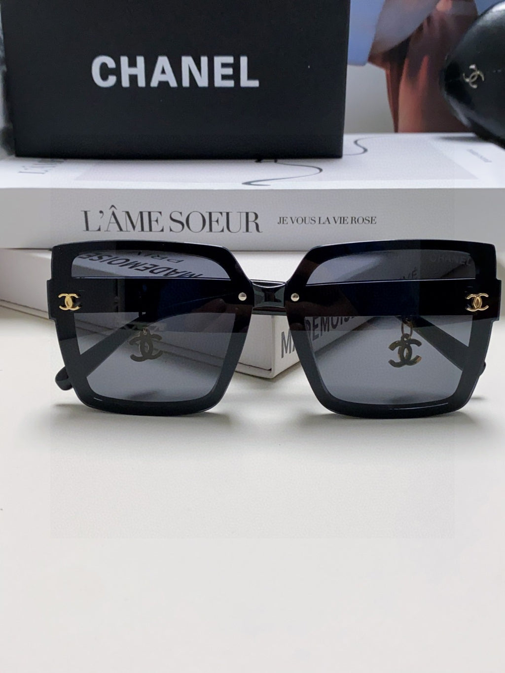 Chanel Photochromic Oversized Gray Lens Sunglasses for Men & Women - detail image 6