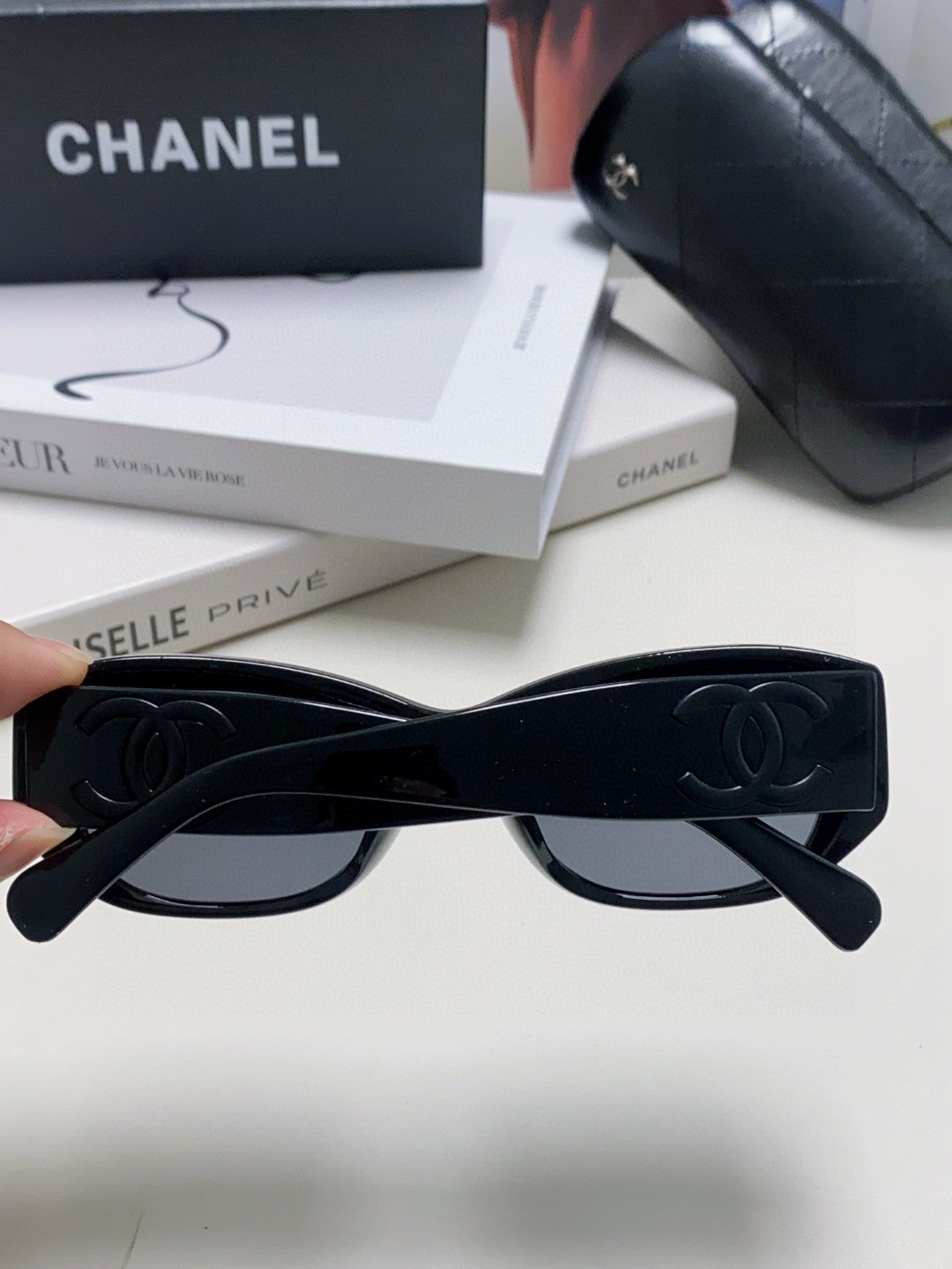 Chanel Fashion Black Lens Sunglasses for Men & Women - 448907 - detail image 6