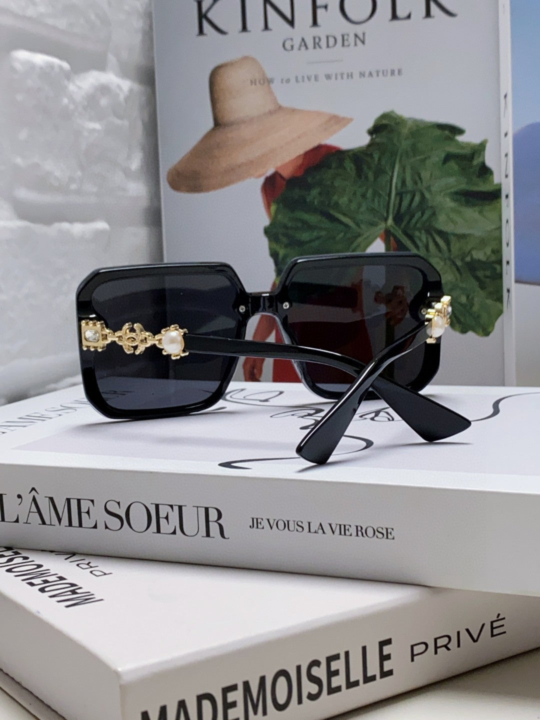 Chanel Polarized Fashion Black Lens Sunglasses for Men & Women - 448917 - detail image 2