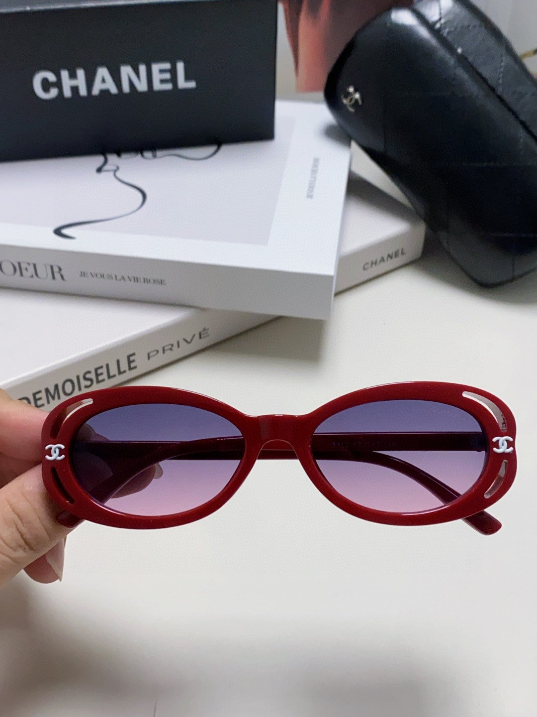 Chanel Cat-Eye Red Lens Sunglasses for Men & Women - detail image 3