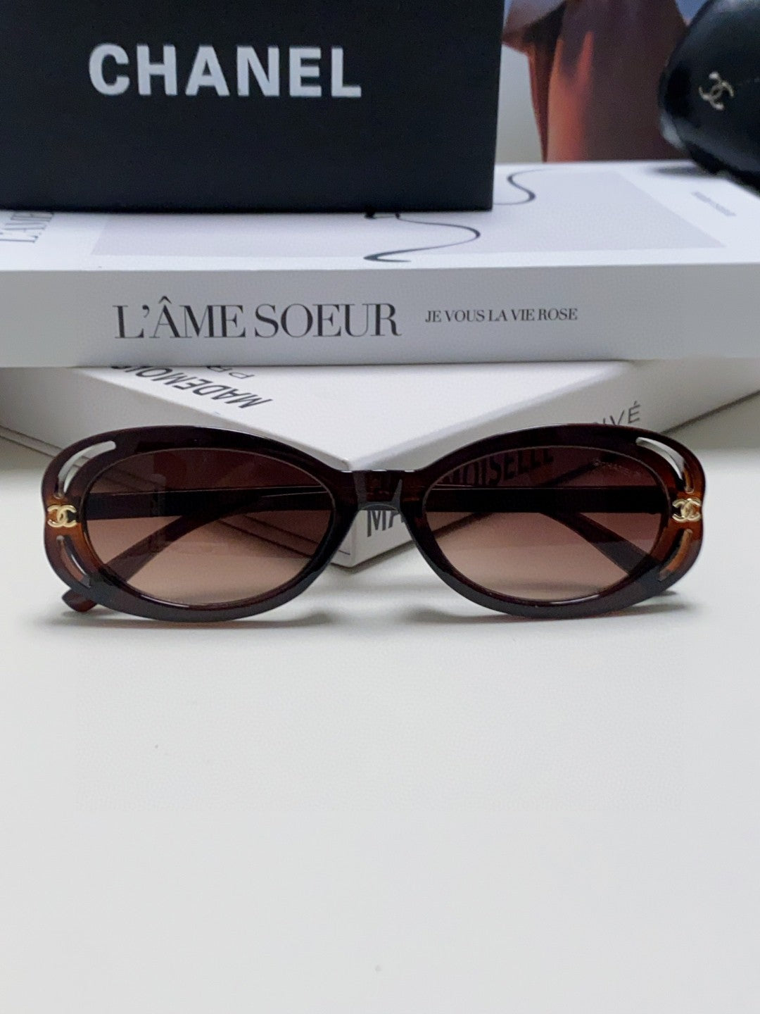 Chanel Cat-Eye Silver Lens Sunglasses for Men & Women - 448922 - detail image 6