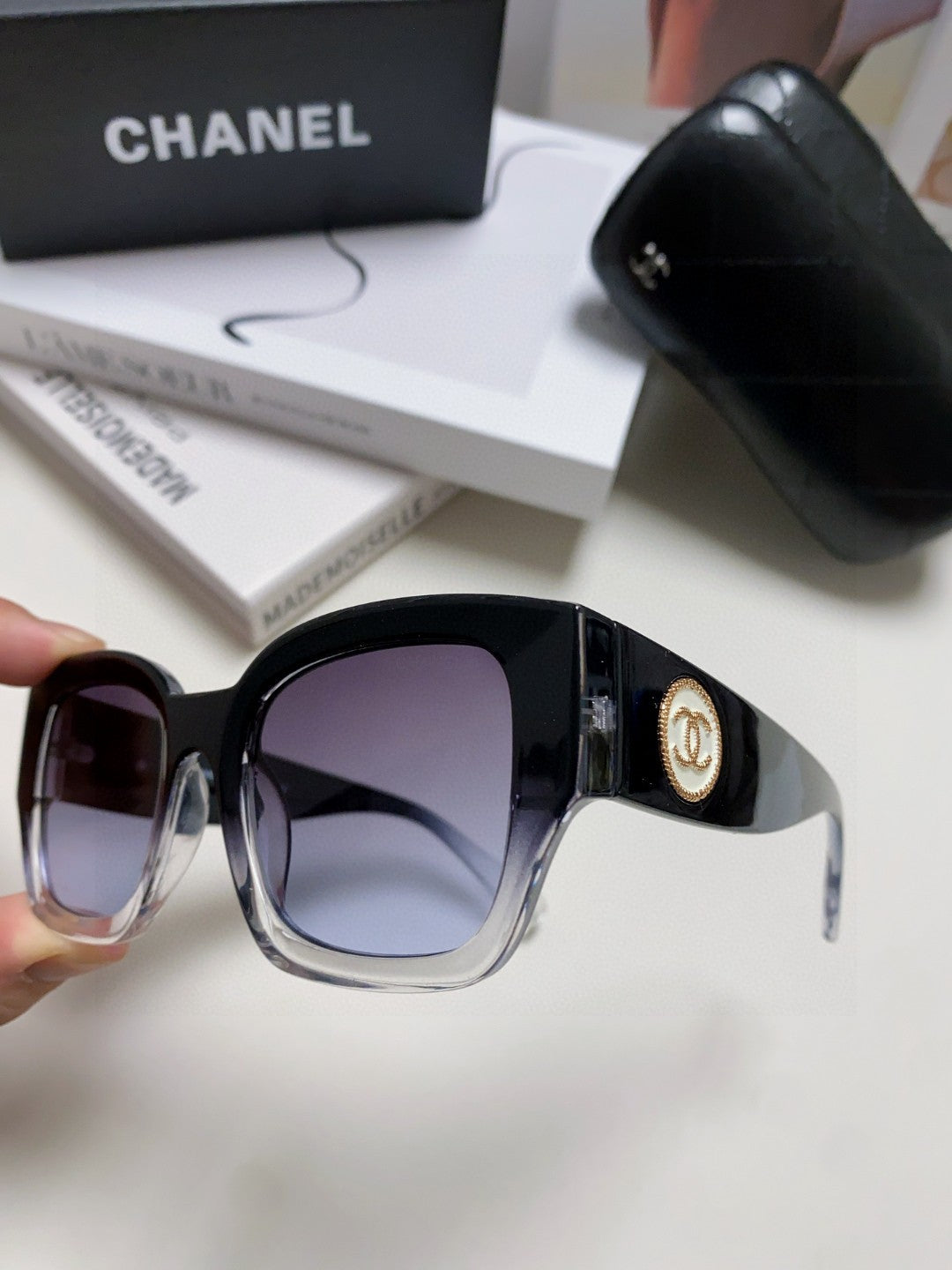 Chanel Fashion Gray Lens Sunglasses for Men & Women - 465043 - detail image 5