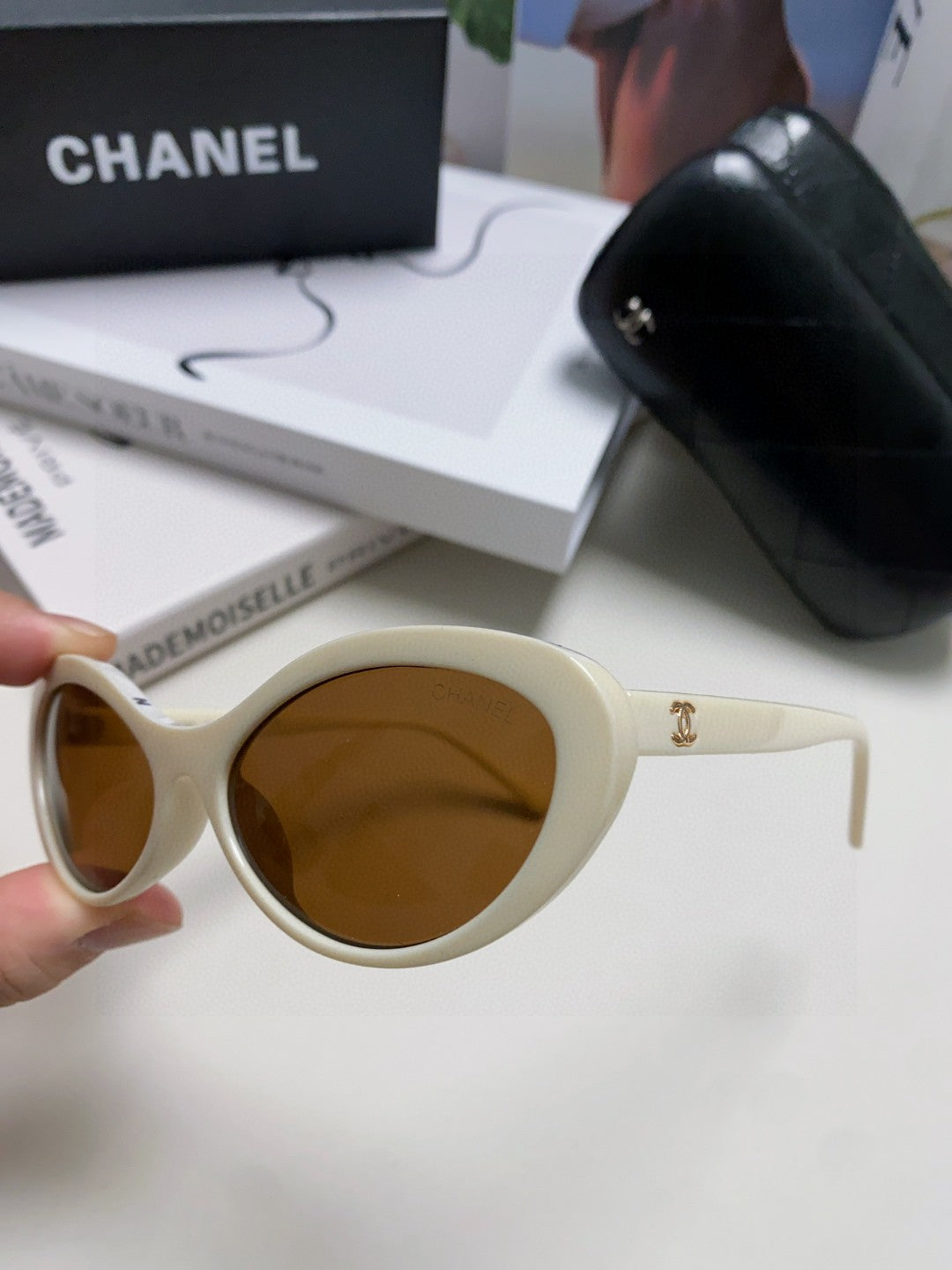 Chanel Cat-Eye Brown Lens Sunglasses for Men & Women - 465056 - detail image 5