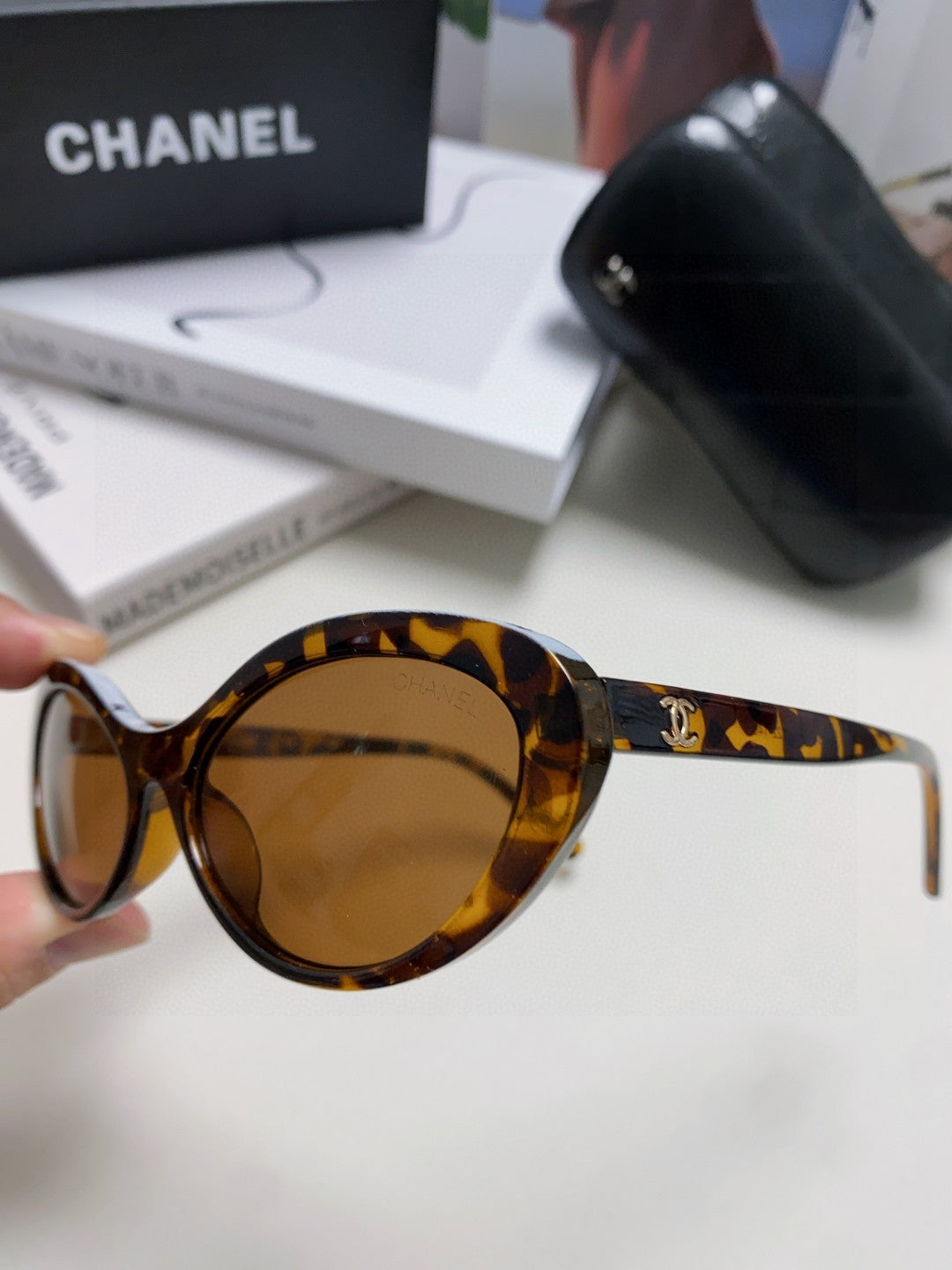 Chanel Cat-Eye Brown Lens Sunglasses for Men & Women - 465057 - detail image 5