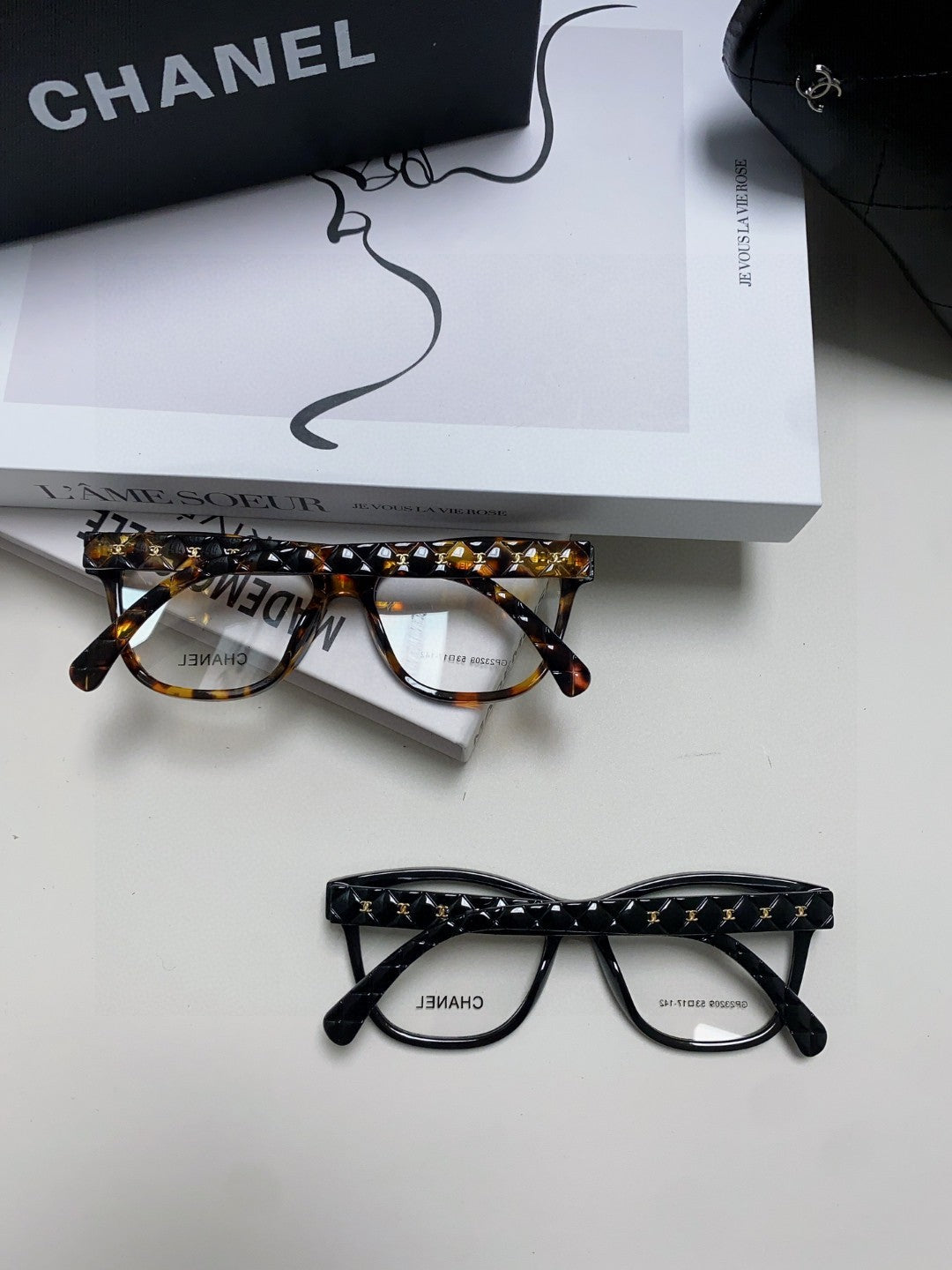 Chanel Fashion Gray Lens Sunglasses for Women - 465071 - detail image 8