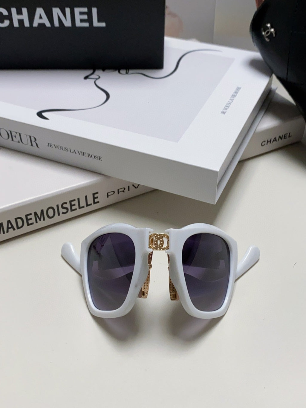Chanel Folding Fashion Silver Lens Sunglasses for Men & Women - detail image 5