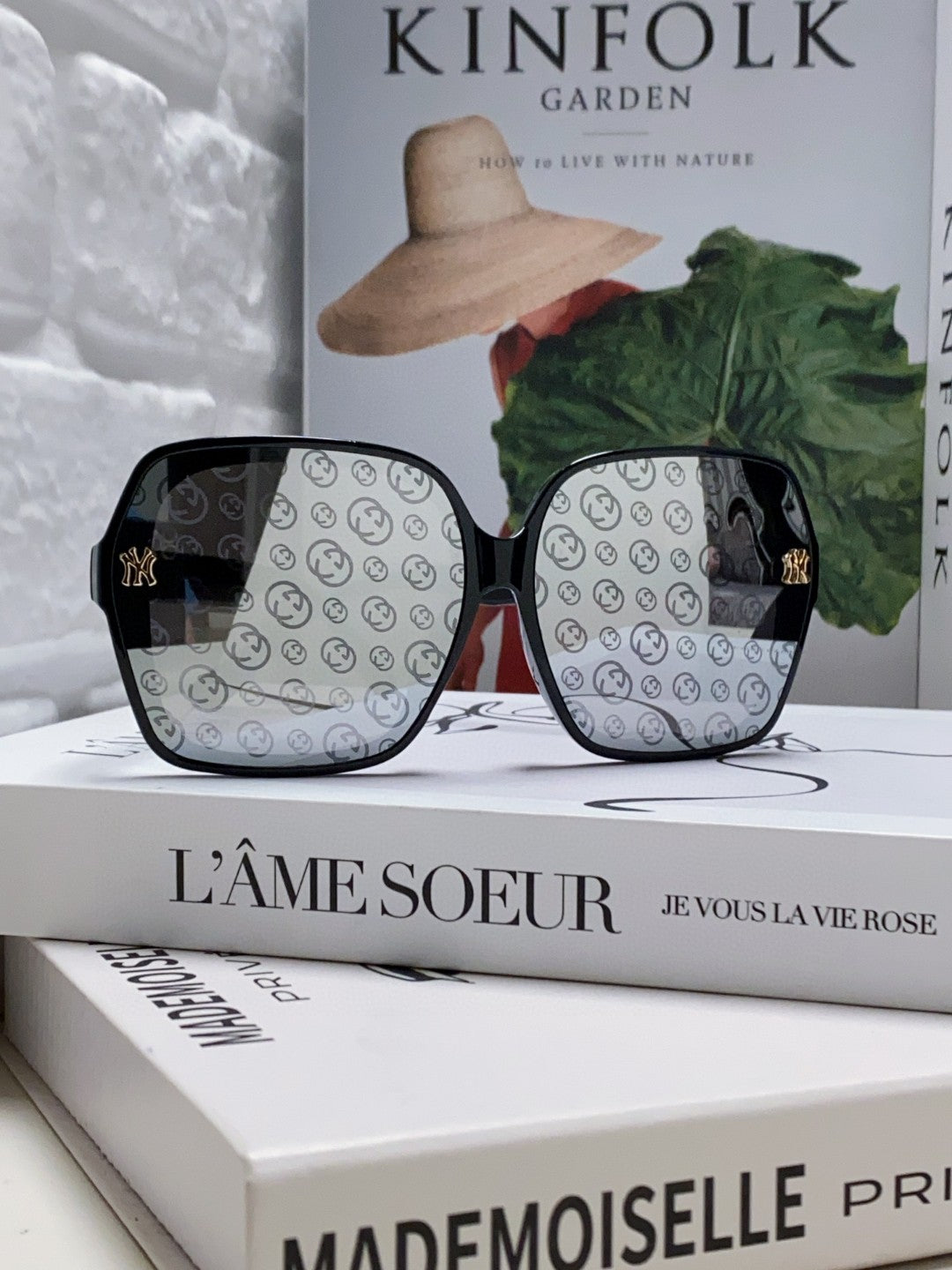 Gucci Polarized Fashion Silver Lens Sunglasses for Men & Women - 464852