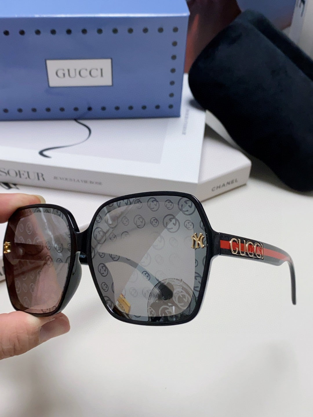 Gucci Polarized Fashion Silver Lens Sunglasses for Men & Women - 464852 - detail image 5