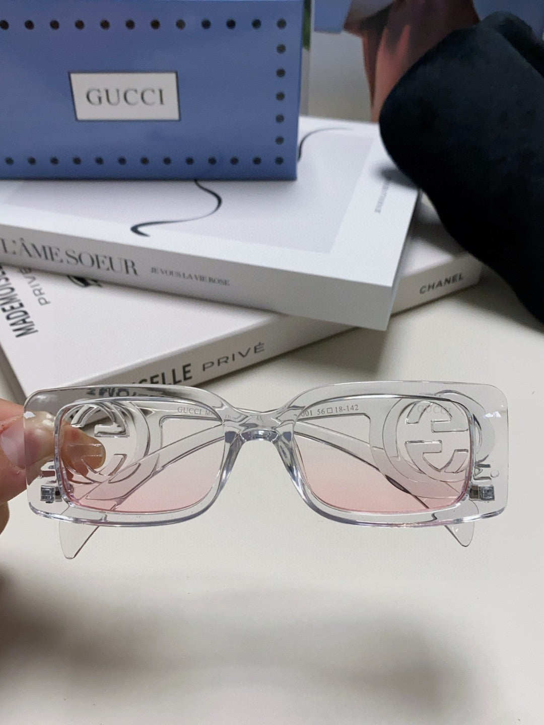 Gucci Rectangular Gray Lens Sunglasses for Men & Women - detail image 3