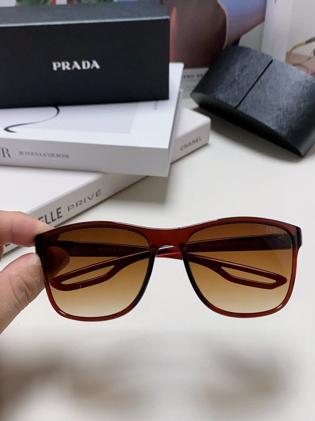 Prada Polarized Fashion Brown Lens Sunglasses for Men & Women - 487111 - detail image 3