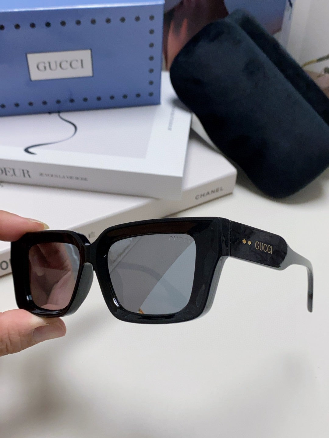 Gucci GG1529S Fashion Silver Lens Sunglasses for Men & Women - 997552 - detail image 5