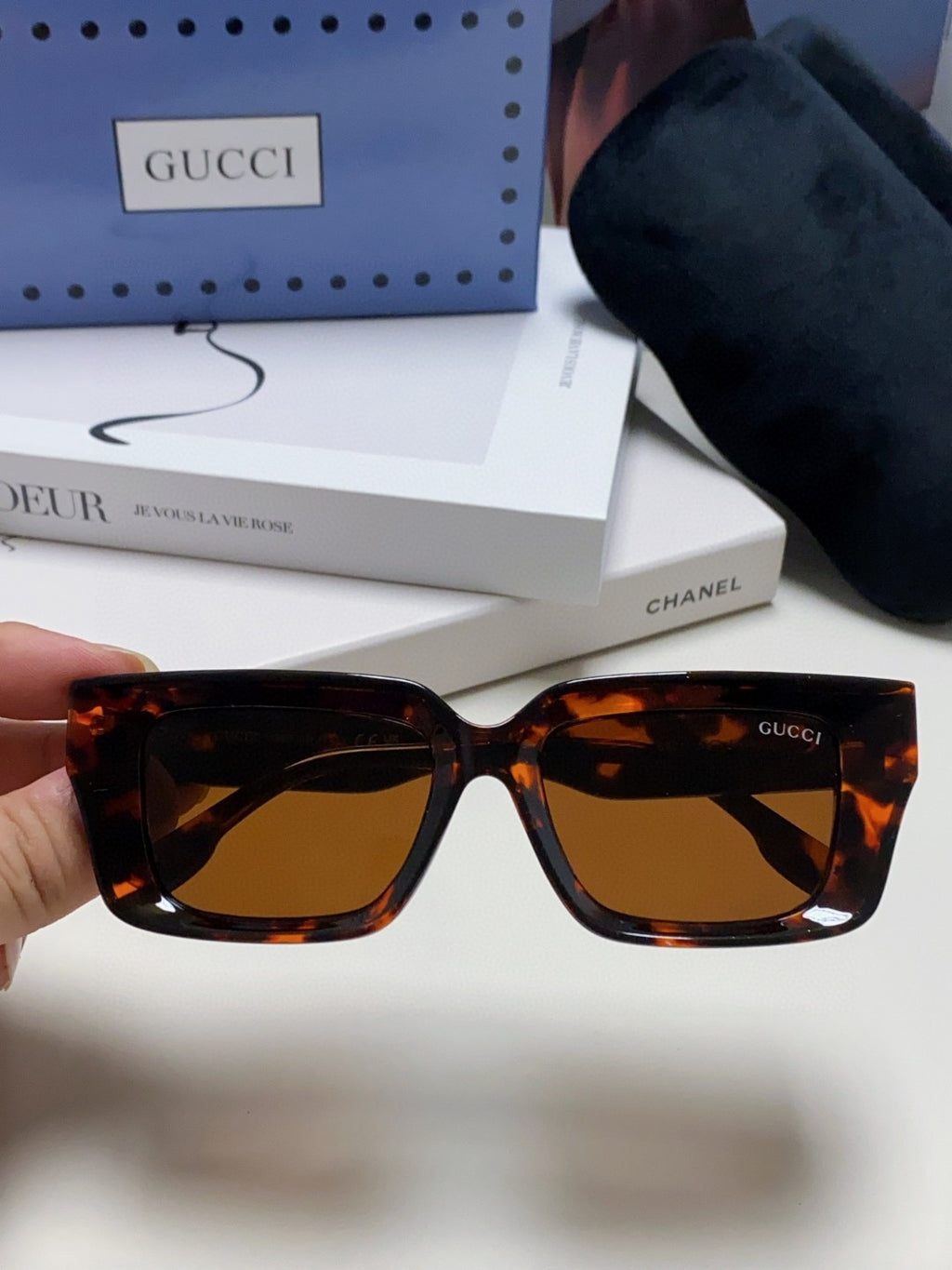 Gucci GG1529S Fashion Silver Lens Sunglasses for Men & Women - 997554 - detail image 2