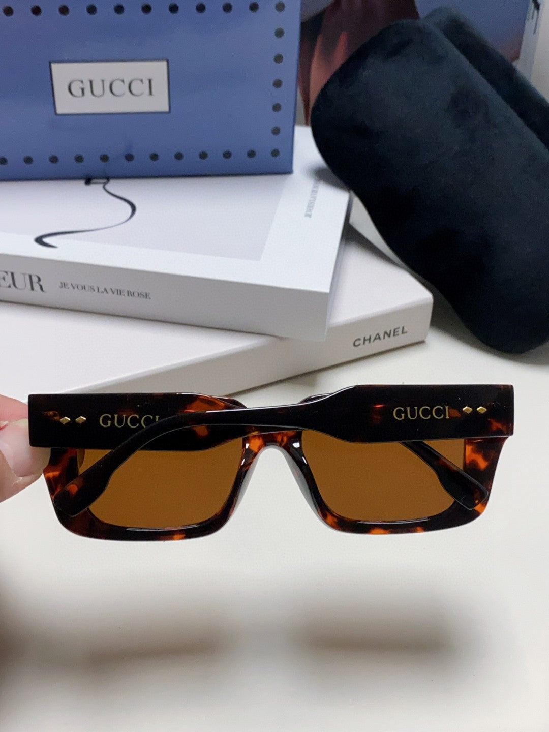 Gucci GG1529S Fashion Silver Lens Sunglasses for Men & Women - 997554 - detail image 3