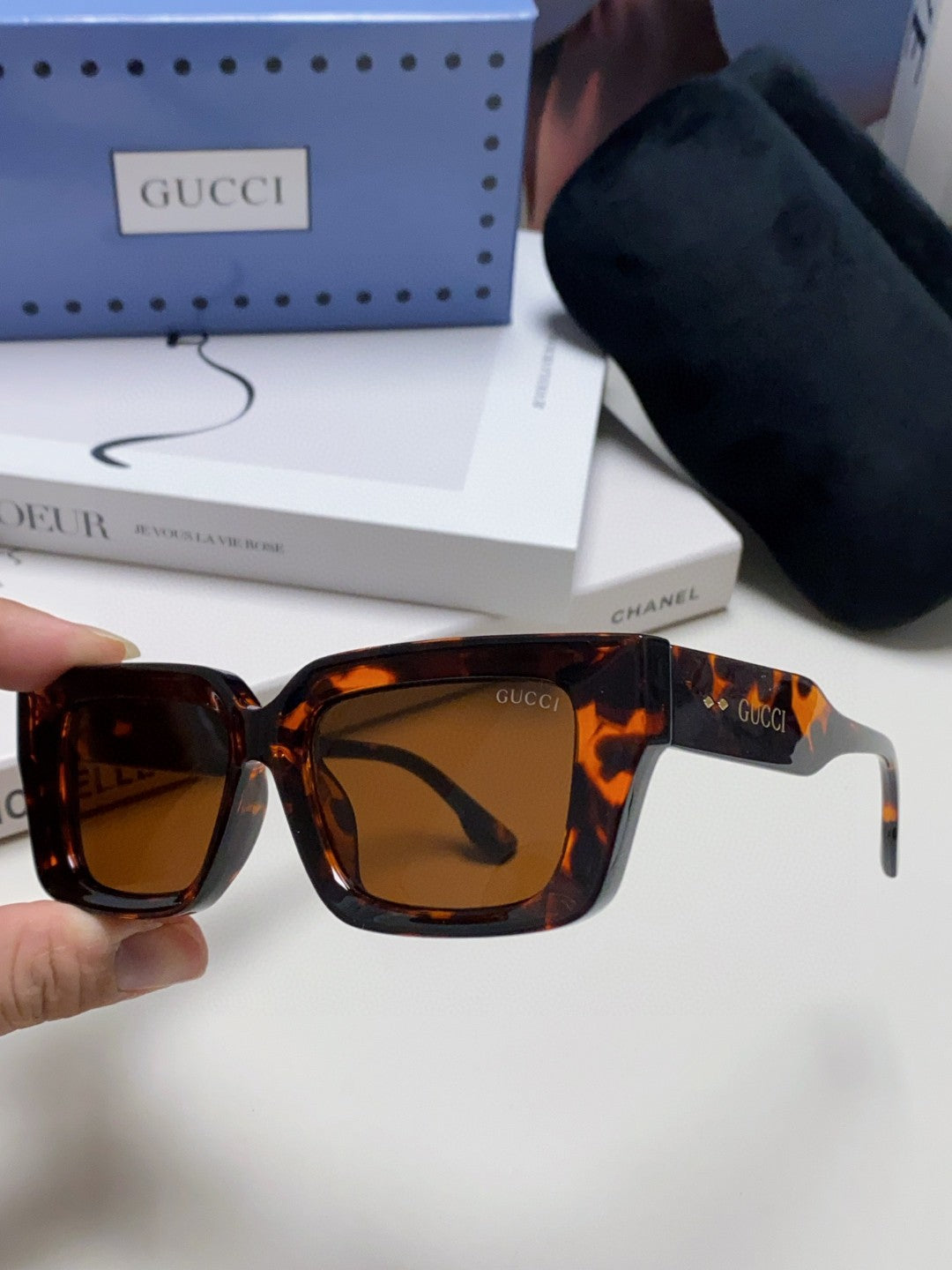 Gucci GG1529S Fashion Silver Lens Sunglasses for Men & Women - 997554 - detail image 4