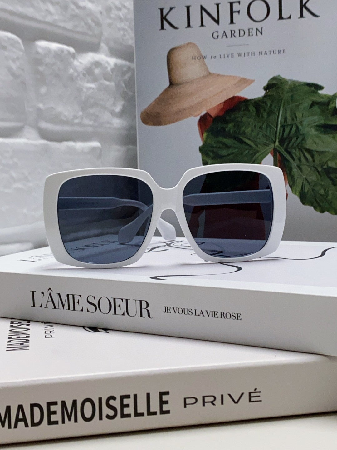 Gucci Oversized Blue Lens Sunglasses for Women - 997558