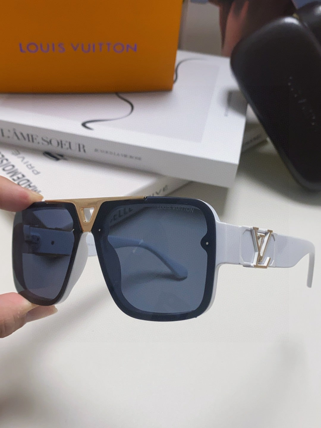 Louis Vuitton Square Blue Lens Sunglasses for Men & Women - 398165 - detail image 5