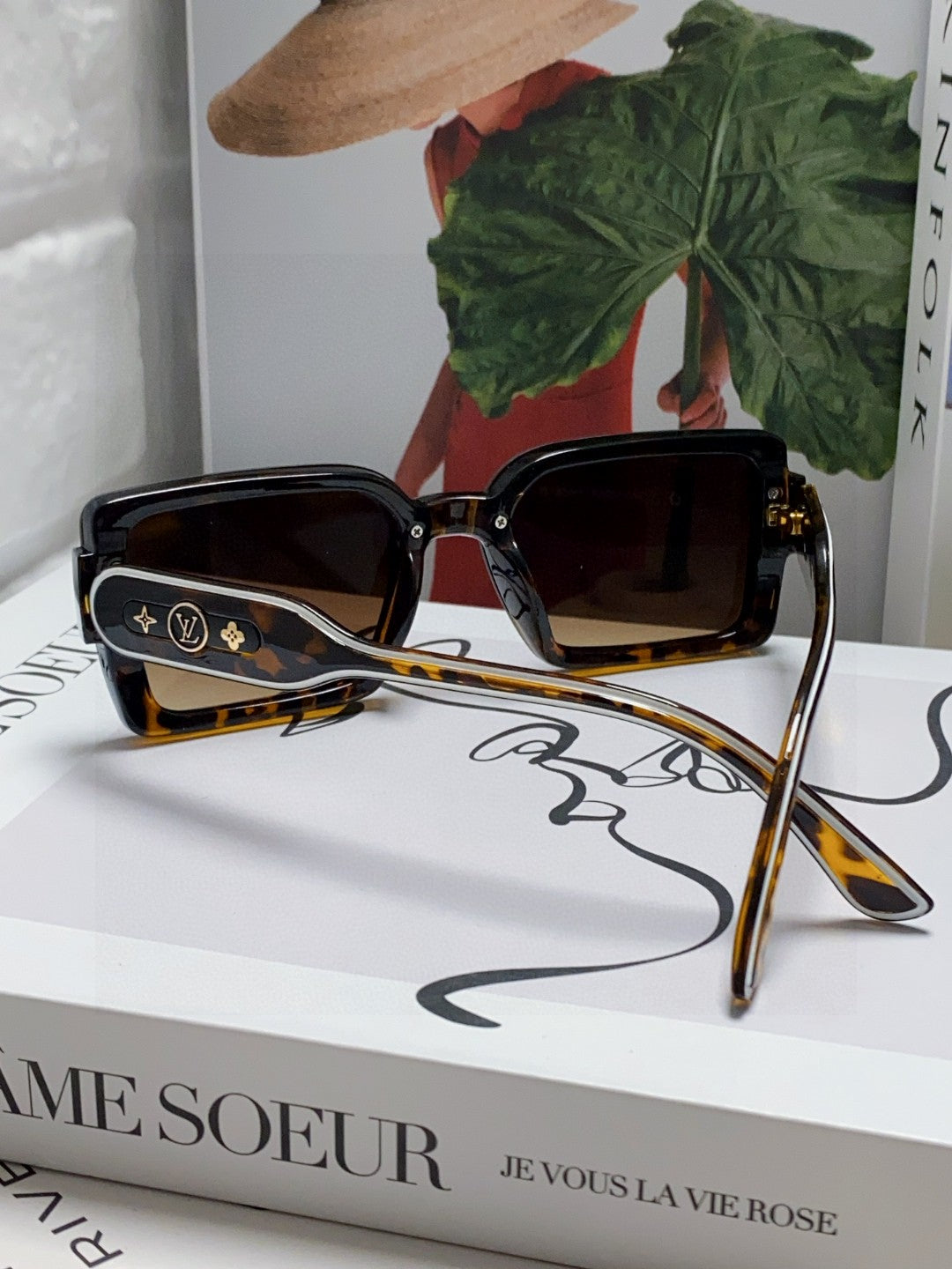 Louis Vuitton Polarized Square Gray Lens Sunglasses for Women - detail image 2