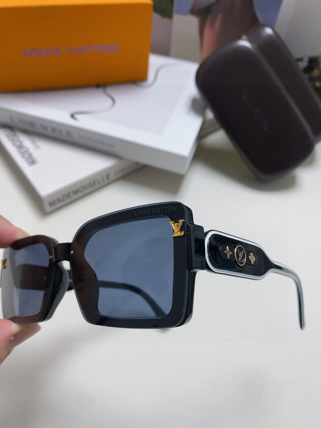 Louis Vuitton Polarized Square Gold Lens Sunglasses for Women - 933770 - detail image 4