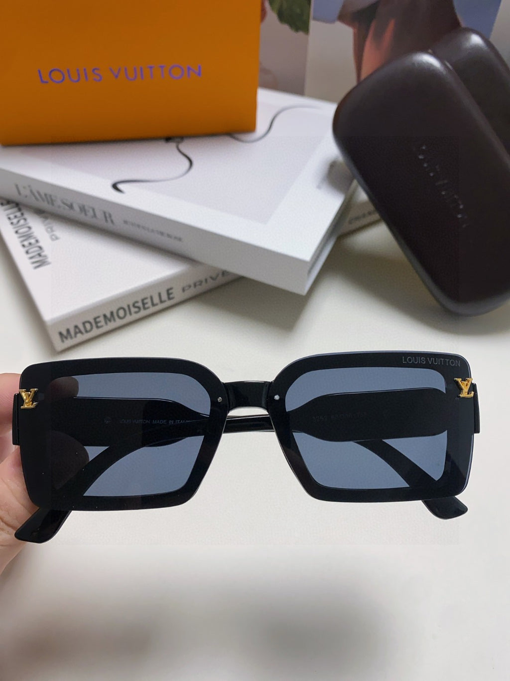 Louis Vuitton Polarized Square Gold Lens Sunglasses for Women - detail image 2
