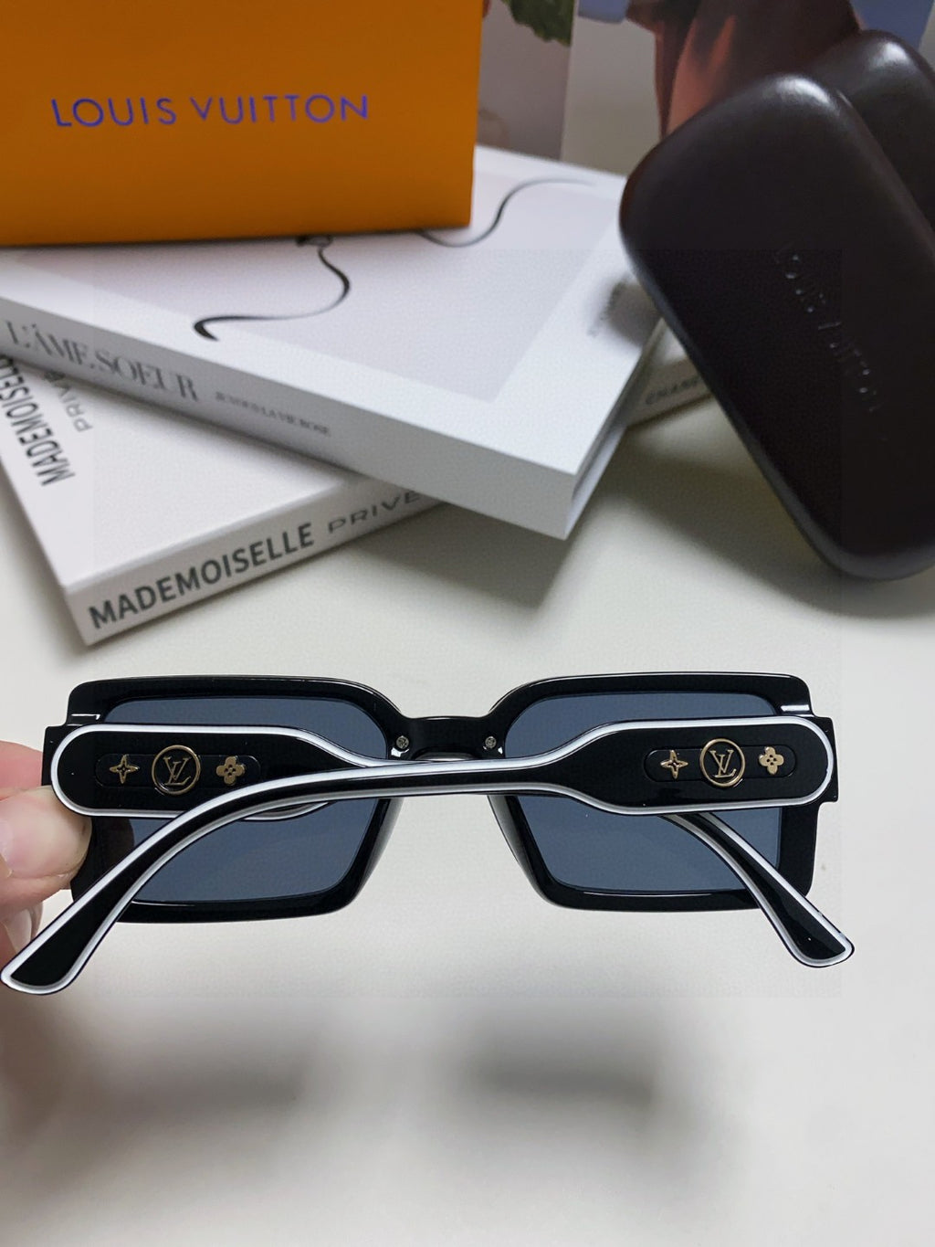 Louis Vuitton Polarized Square Gold Lens Sunglasses for Women - 933770 - detail image 3
