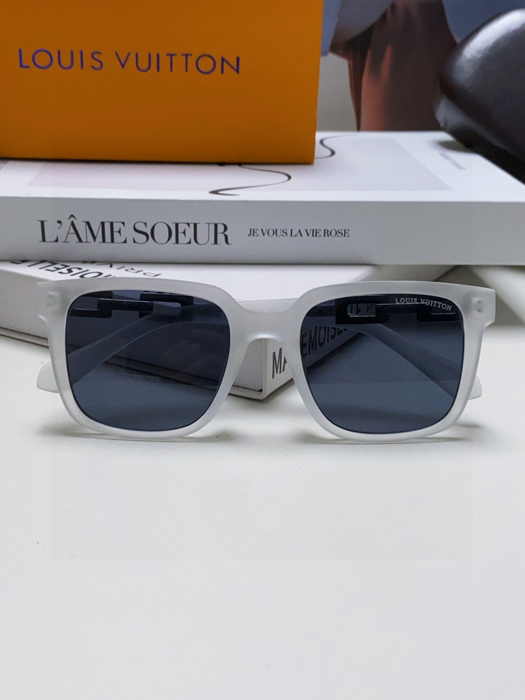 Louis Vuitton Square Blue Lens Sunglasses for Men & Women - 933771 - detail image 6