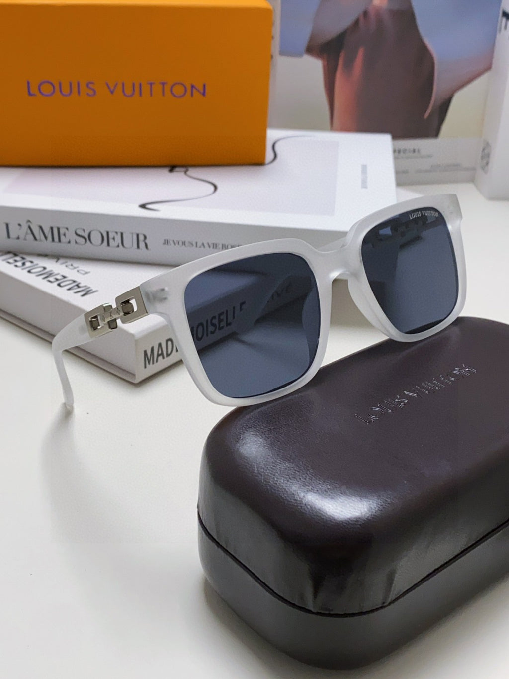 Louis Vuitton Square Blue Lens Sunglasses for Men & Women - 933771 - detail image 7