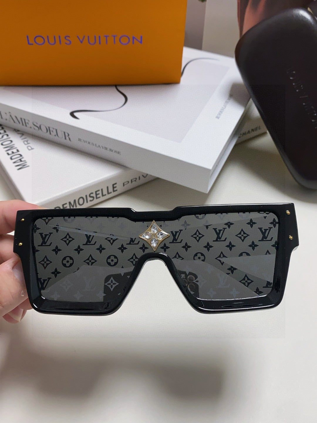Louis Vuitton Square Silver Lens Sunglasses for Men & Women - 933772 - detail image 3