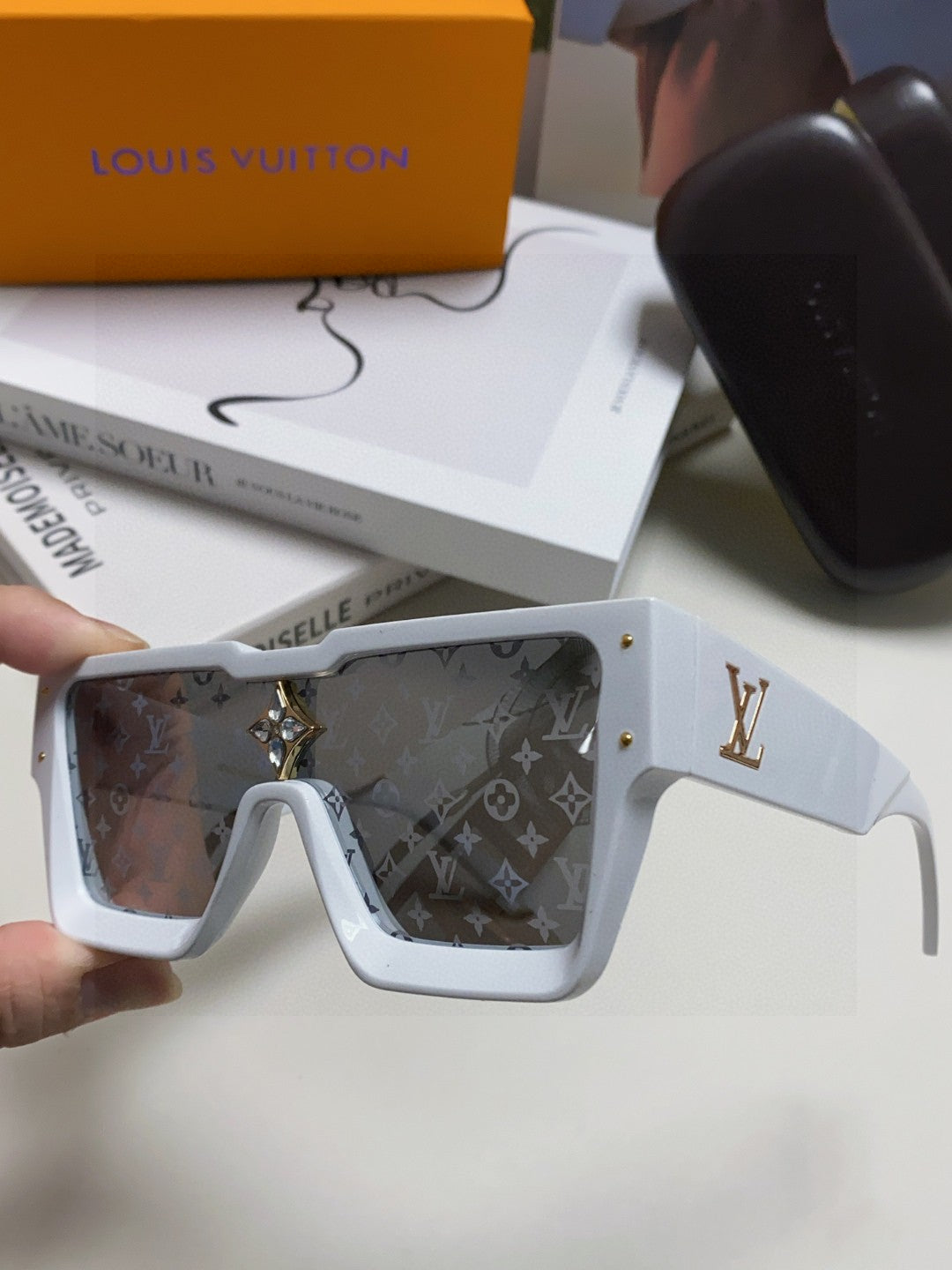 Louis Vuitton Square Gray Lens Sunglasses for Men & Women - 933773 - detail image 5