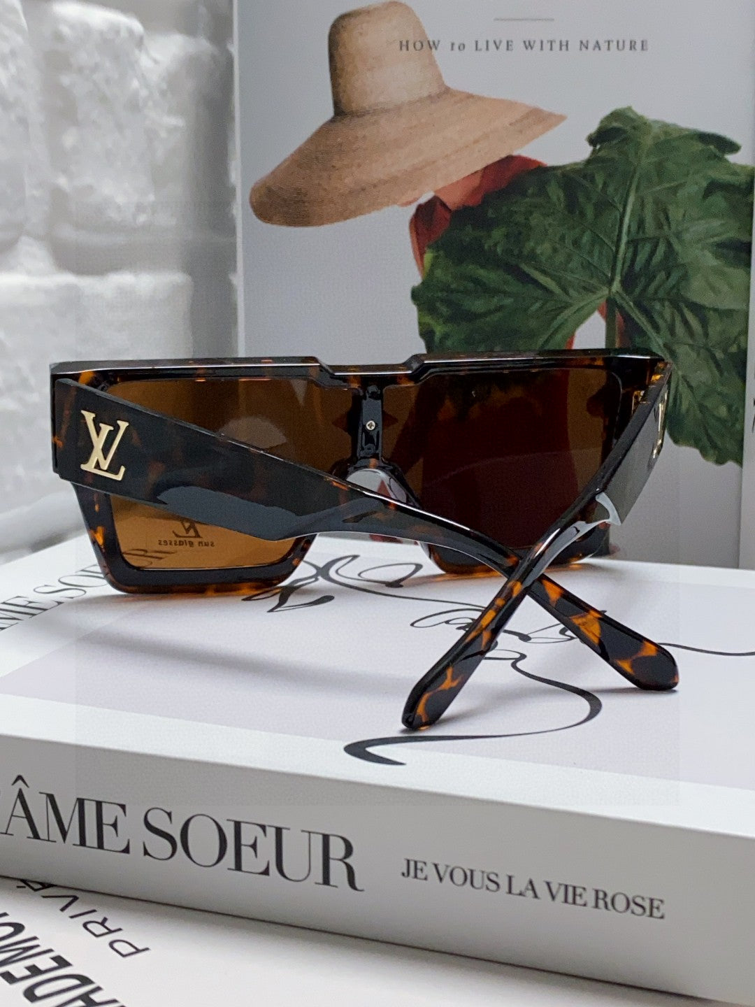 Louis Vuitton Square Black Lens Sunglasses for Men & Women - 933774 - detail image 2