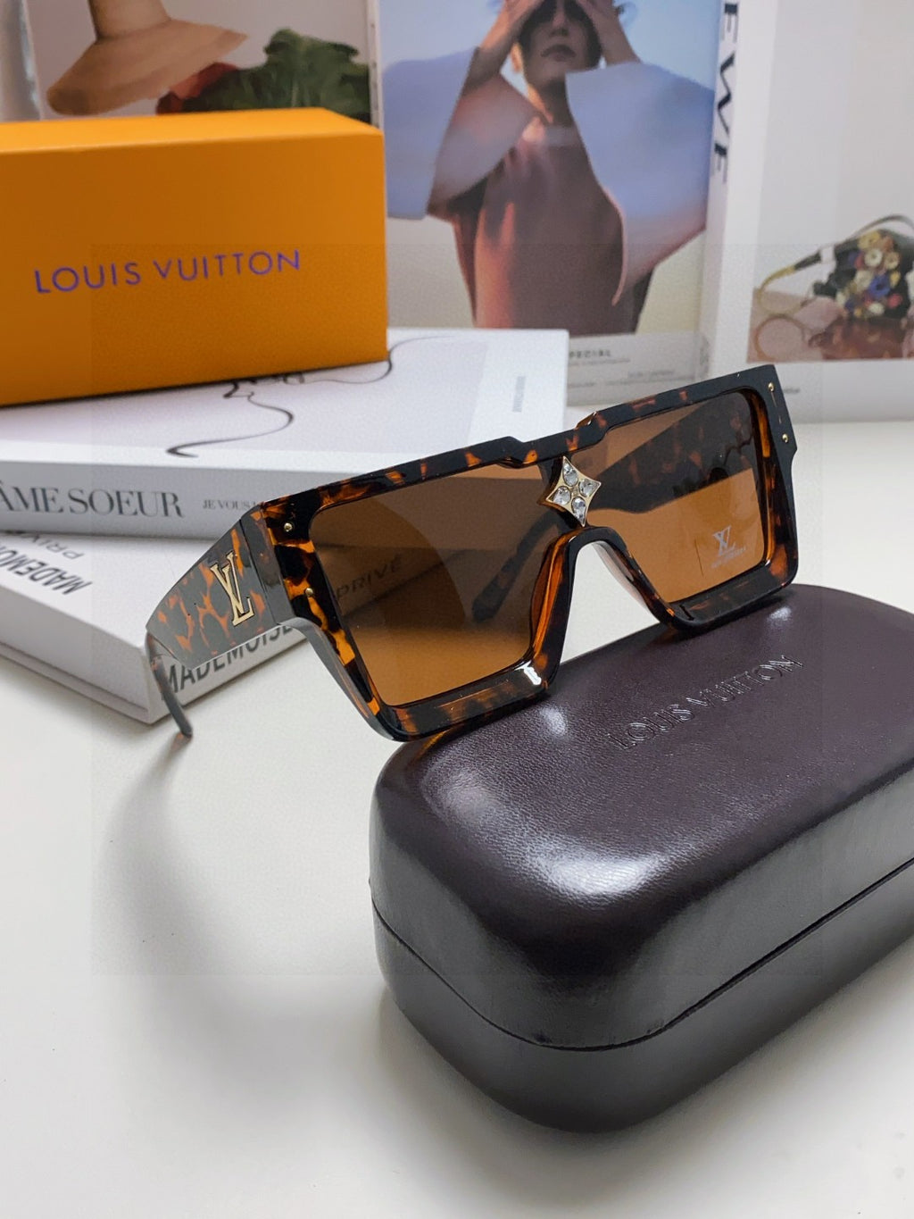 Louis Vuitton Square Black Lens Sunglasses for Men & Women - 933774 - detail image 7