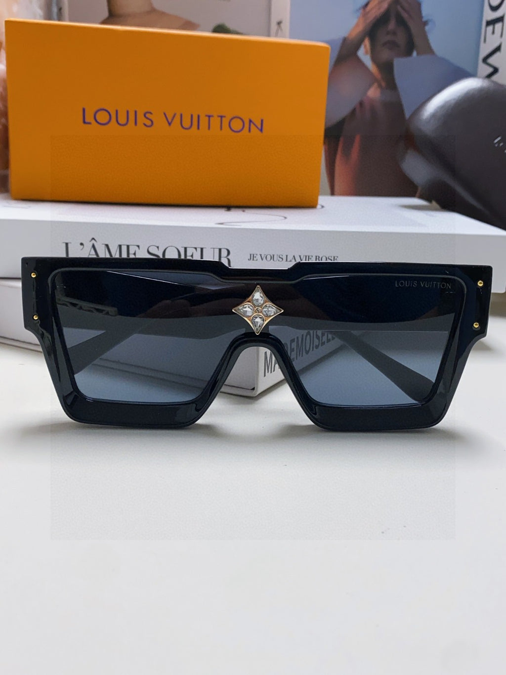 Louis Vuitton Square Black Lens Sunglasses for Men & Women - 933776 - detail image 6