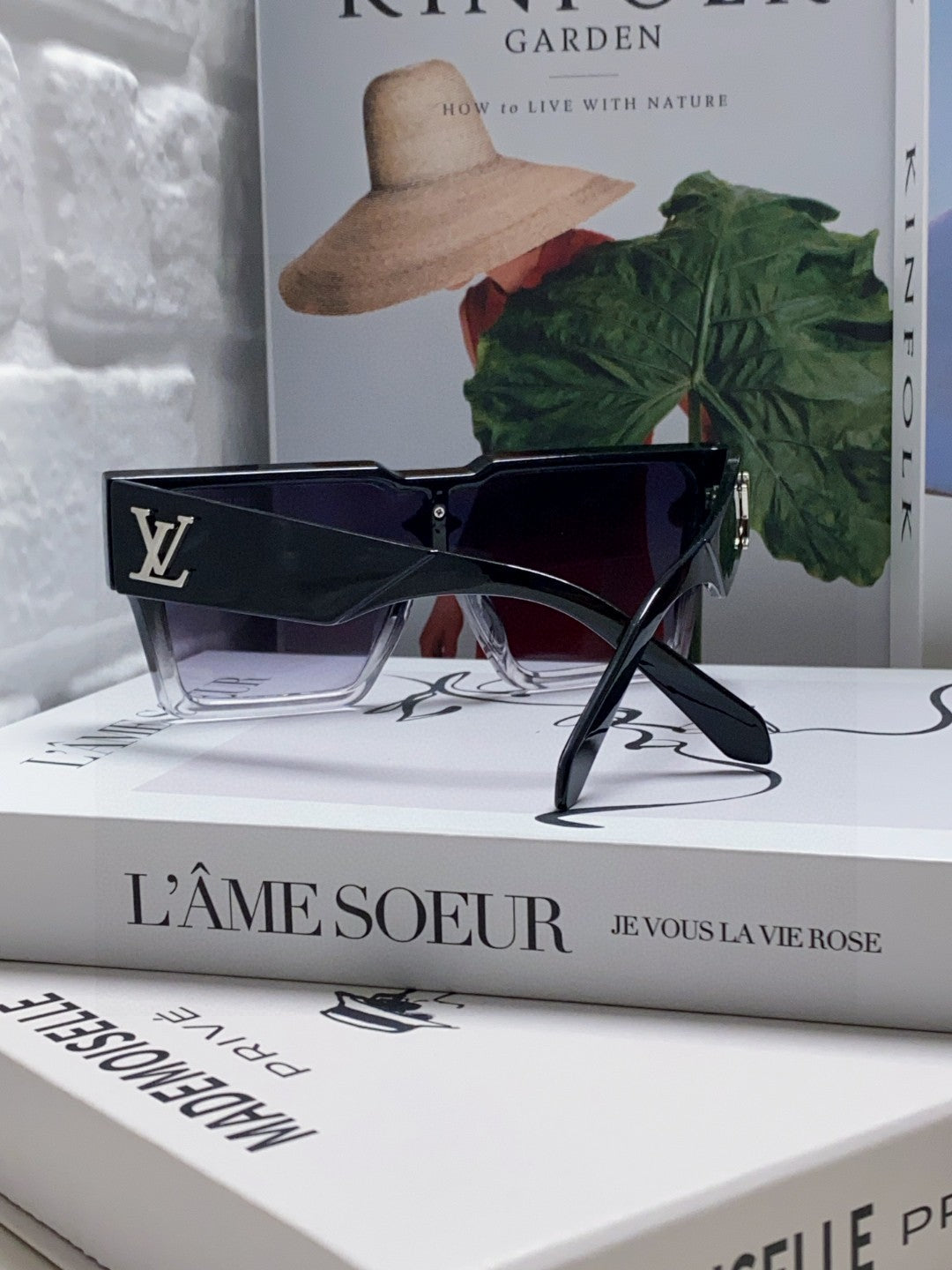 Louis Vuitton Square Black Lens Sunglasses for Men & Women - 371399 - detail image 2