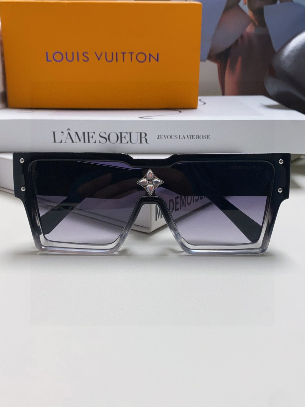 Louis Vuitton Square Black Lens Sunglasses for Men & Women - 933777 - detail image 6