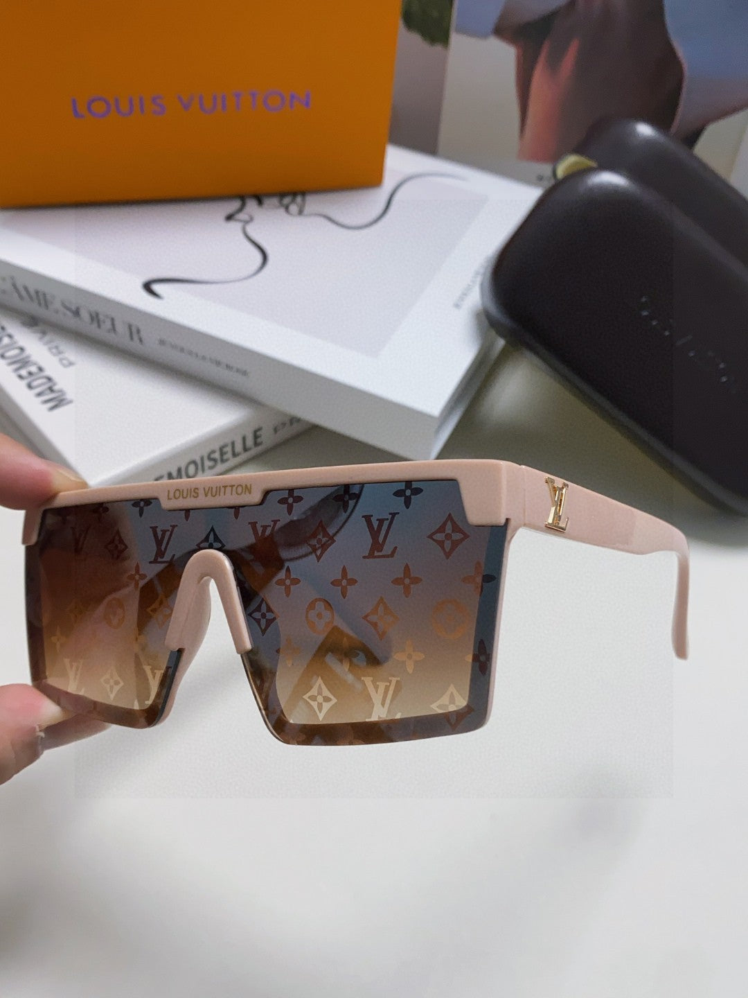 Louis Vuitton Fashion Gray Lens Sunglasses for Men - 371263 - detail image 5