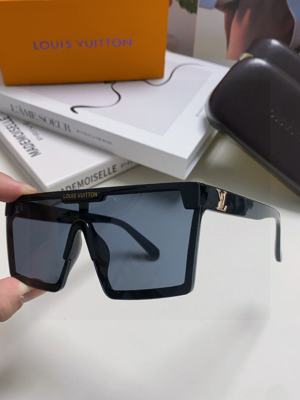 Louis Vuitton Fashion Blue Lens Sunglasses for Men - detail image 5