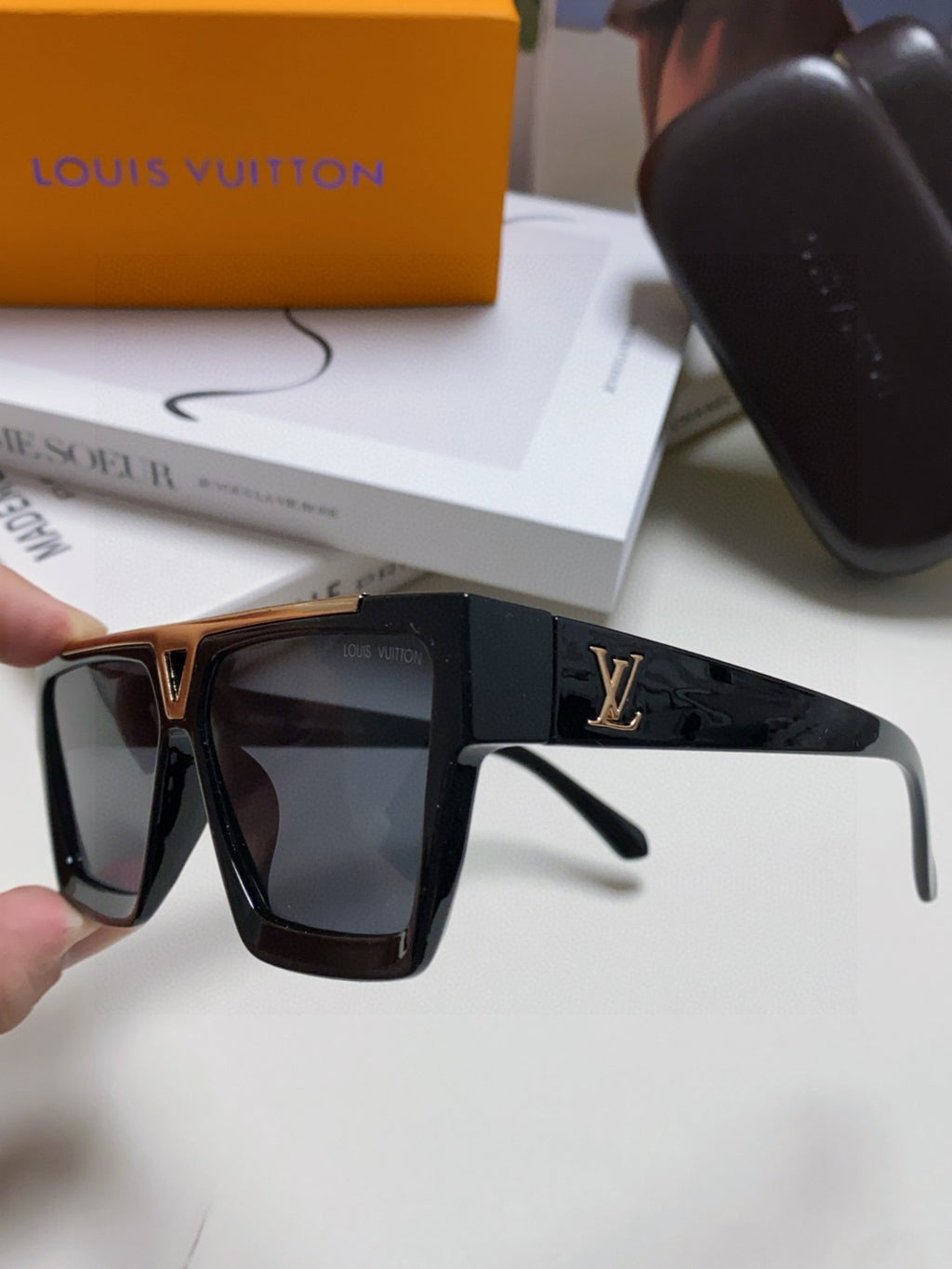 Louis Vuitton Fashion Black Lens Sunglasses for Men - 371271 - detail image 5
