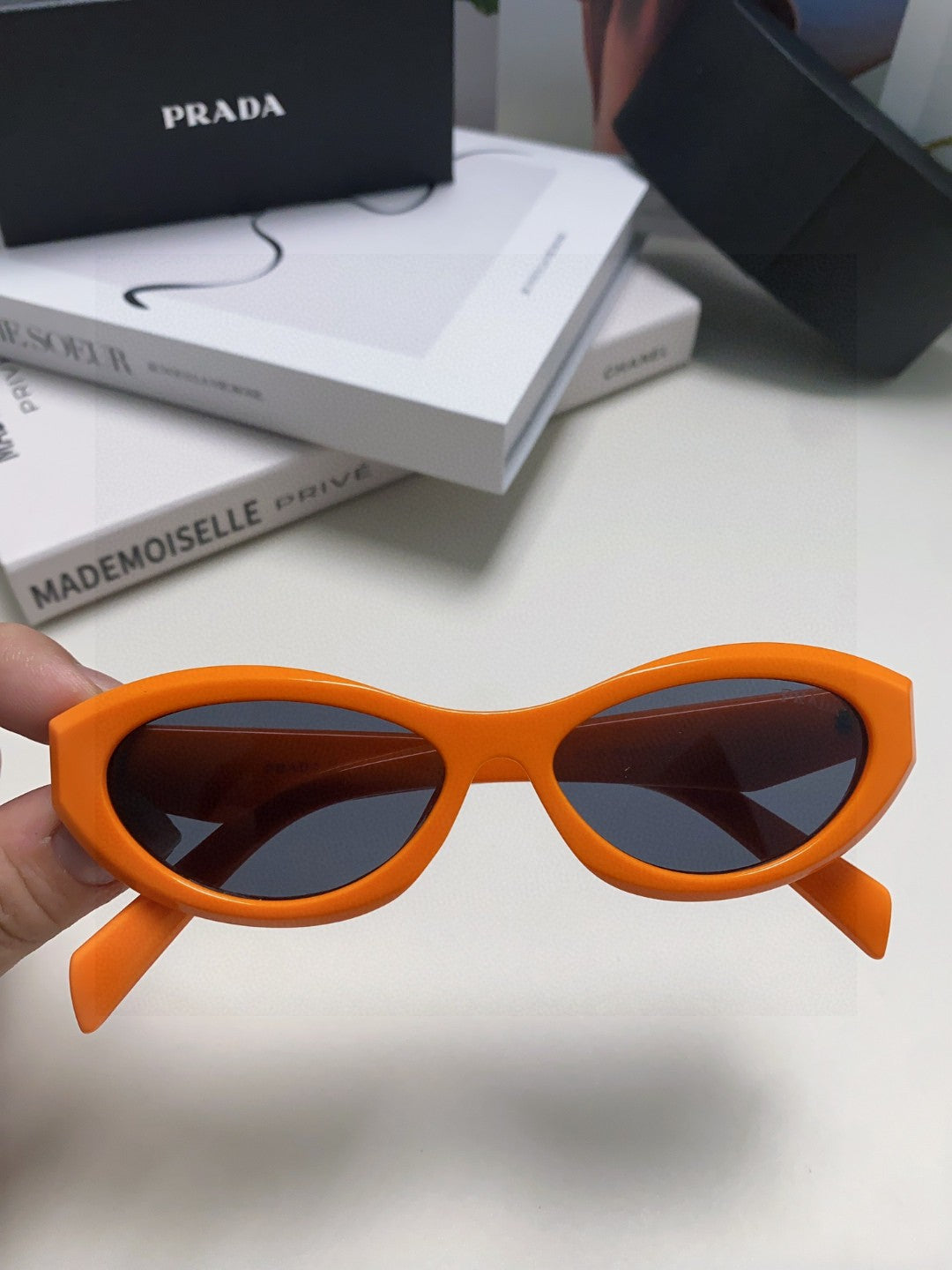 Prada Fashion Green Lens Sunglasses for Men & Women - detail image 2