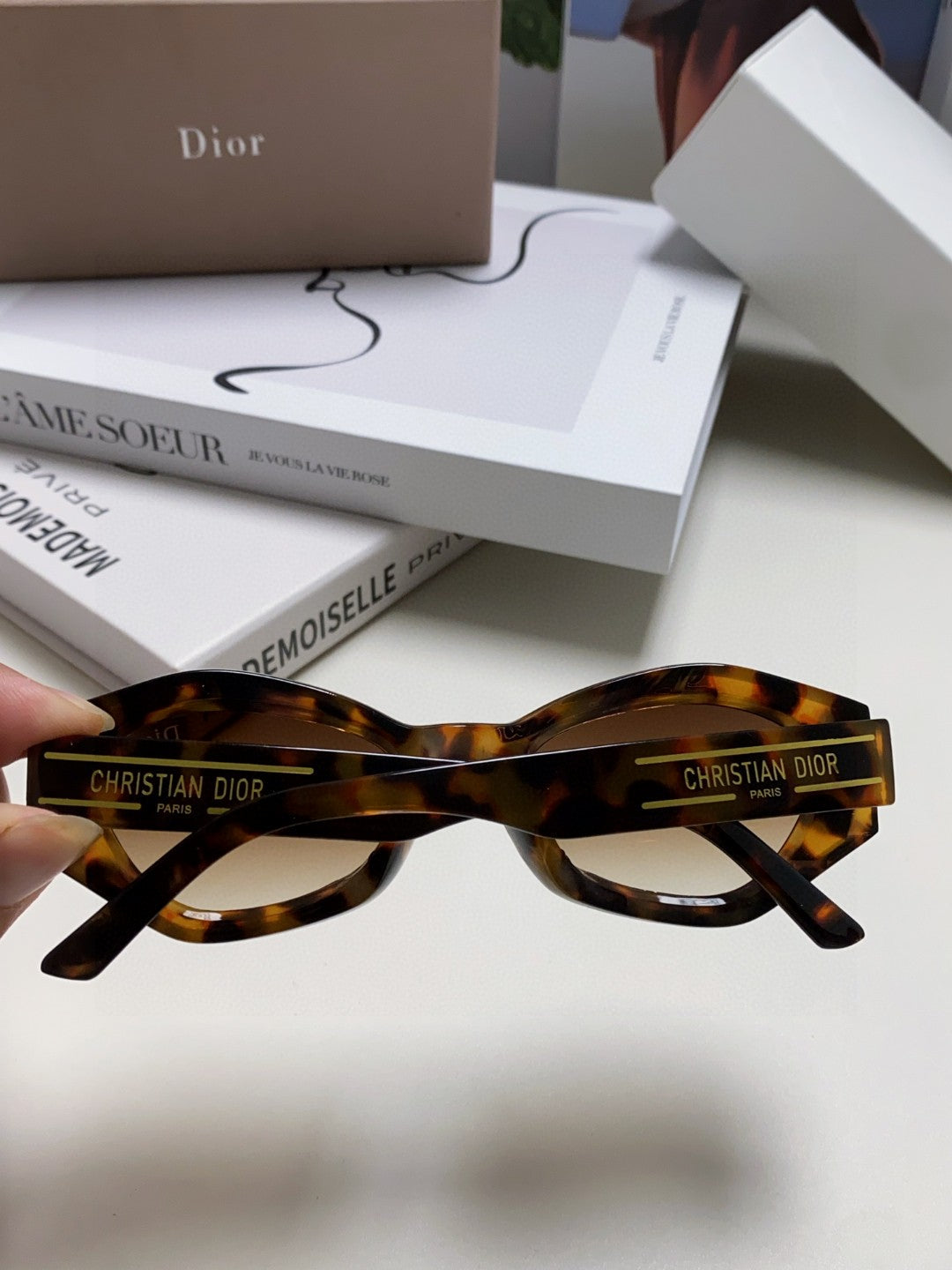 Dior Fashion Brown Lens Sunglasses for Men & Women - 382403 - detail image 4