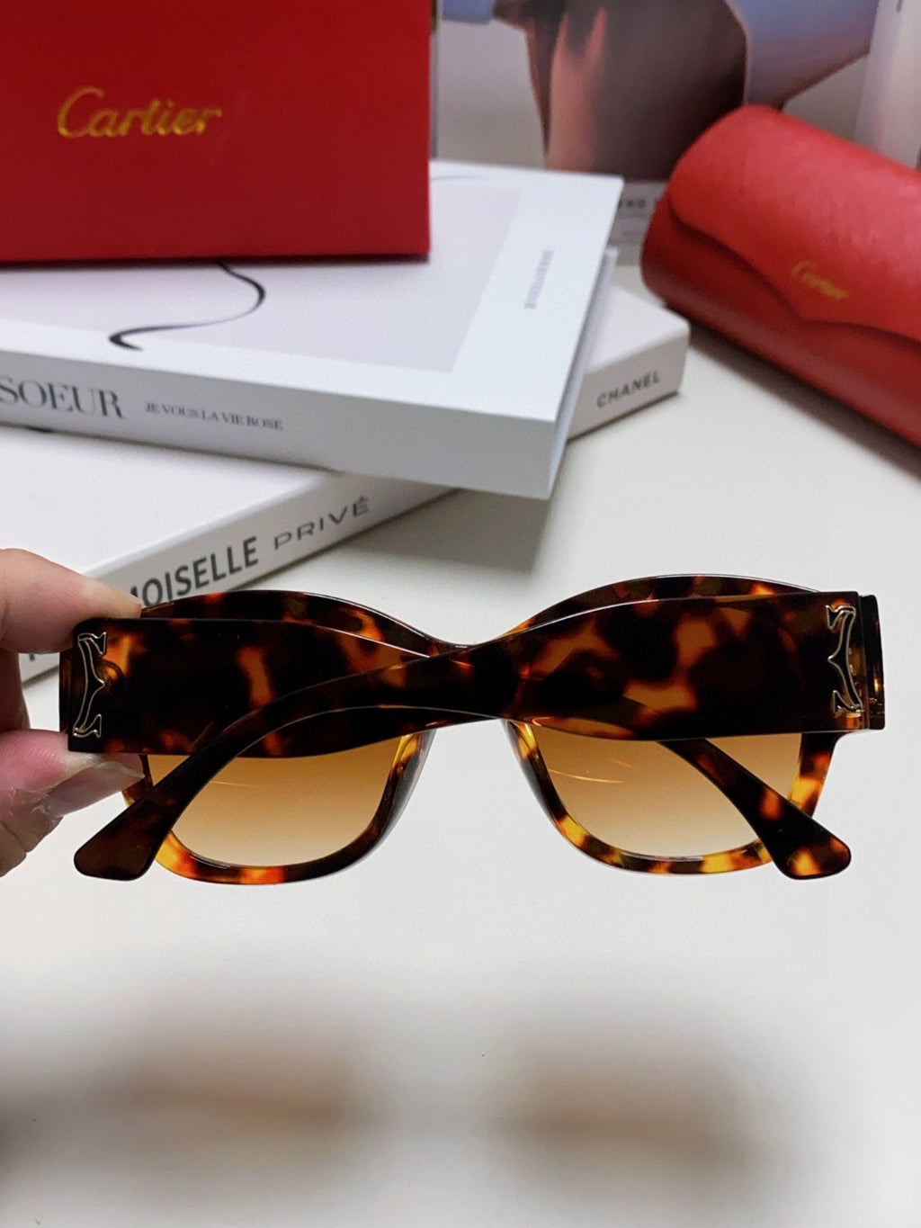 Cartier Cat-Eye Red Lens Sunglasses for Men & Women - 382809 - detail image 6